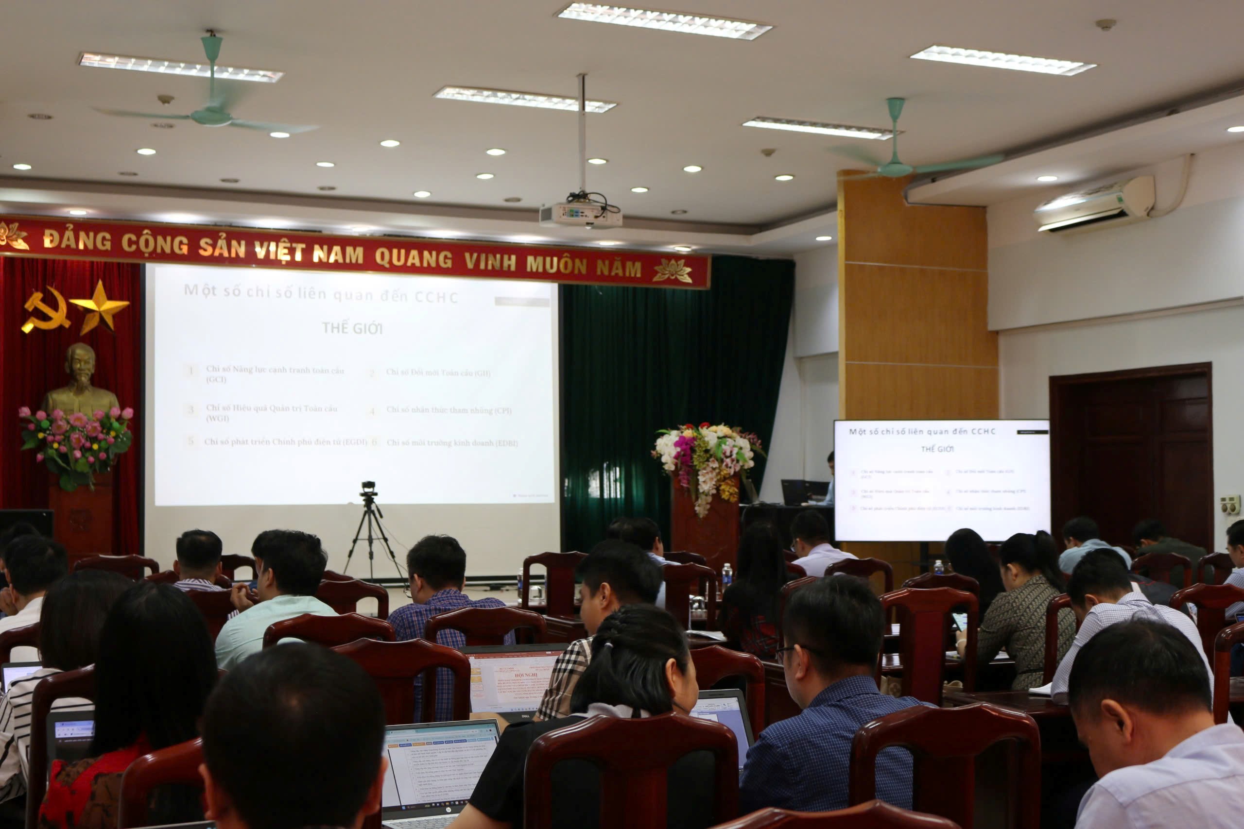 Tham dự Hội nghị tập huấn về 