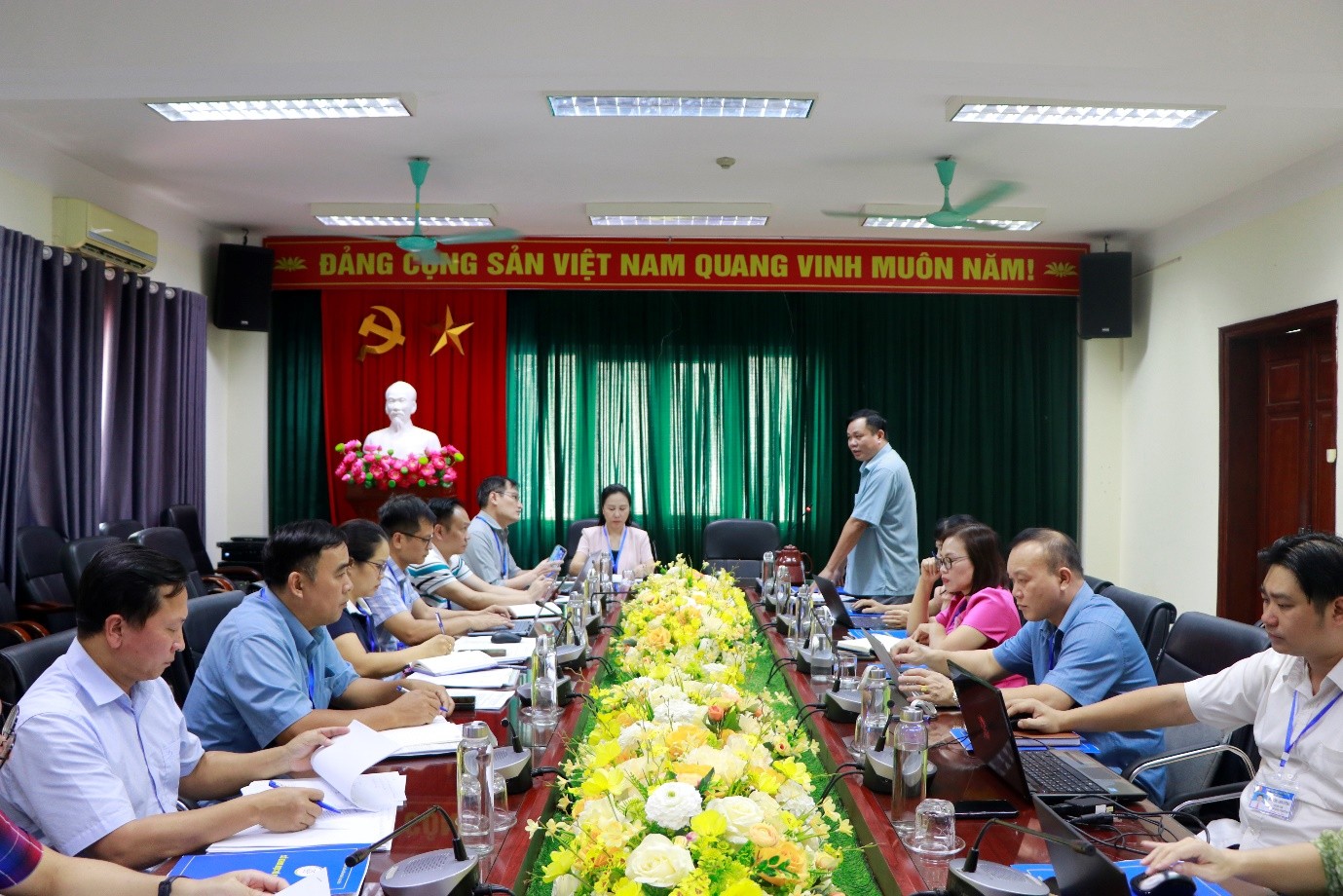 Anh-tin-bai