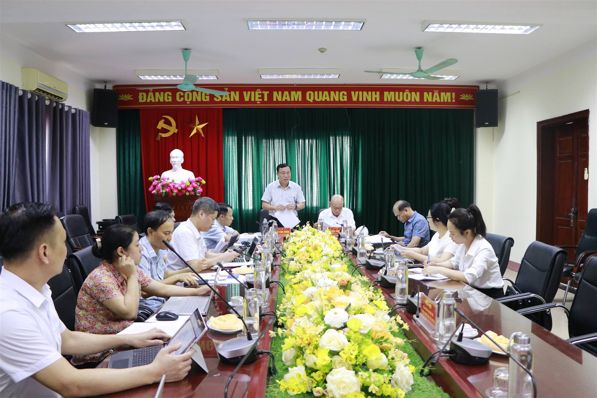 Anh-tin-bai