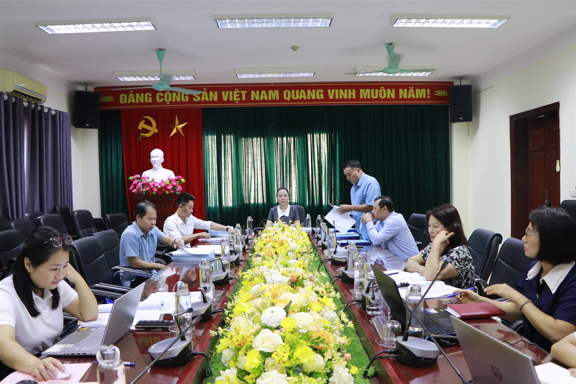 Anh-tin-bai
