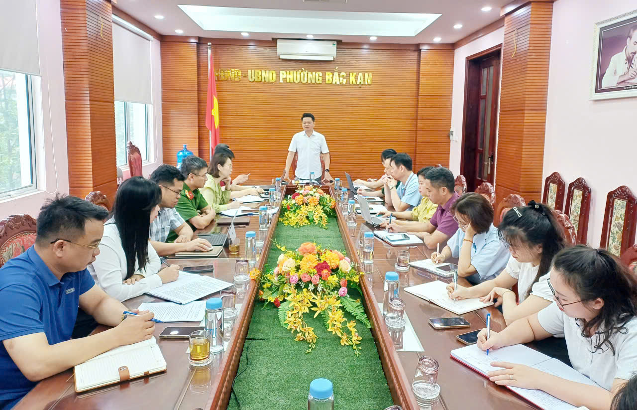 HỌP LÃNH ĐẠO UBND PHƯỜNG THÁNG 5/2026