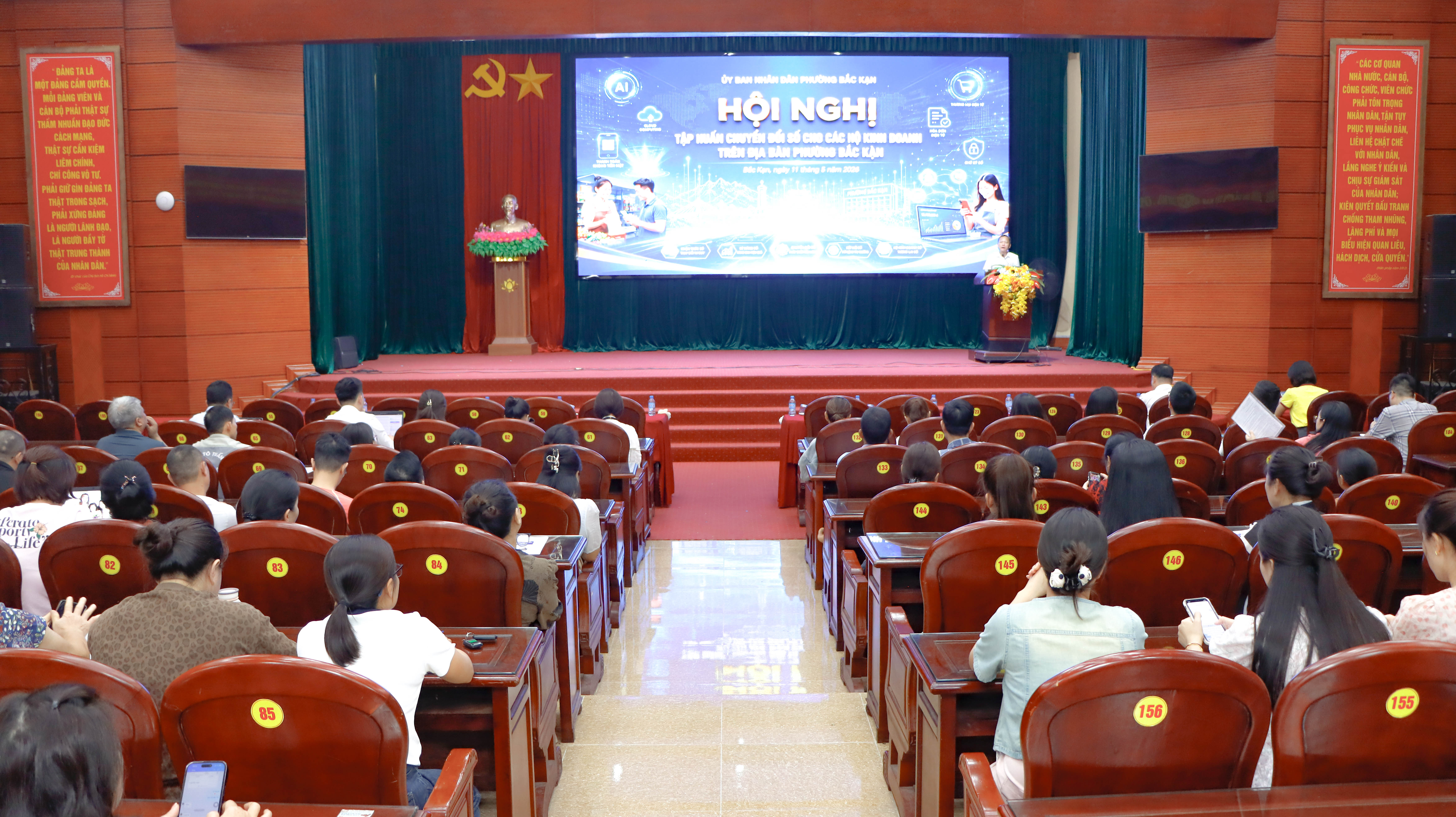 Phường Bắc Kạn tổ chức Hội nghị tập huấn Chuyển đổi số cho hộ kinh doanh năm 2026