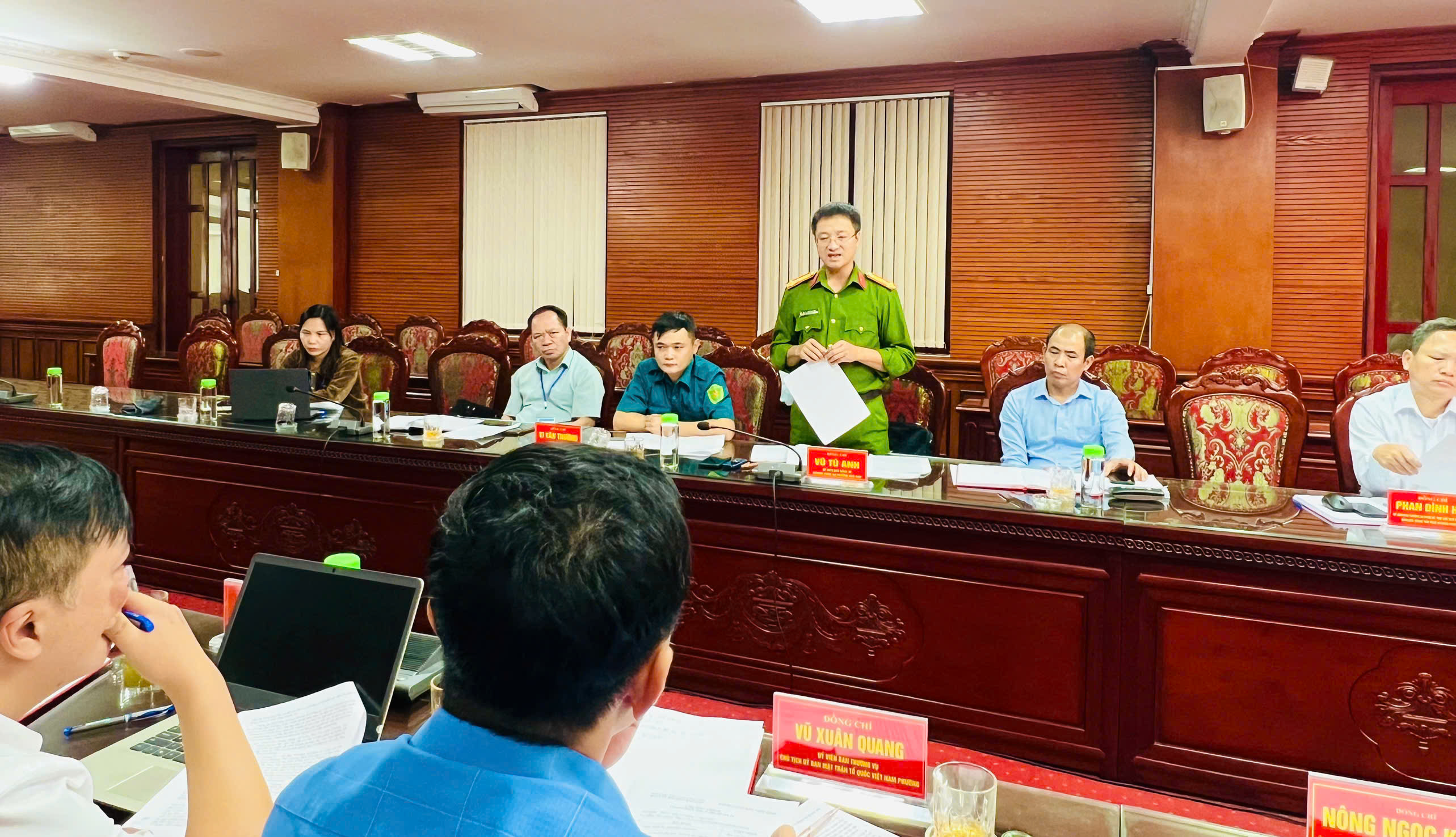 Anh-tin-bai