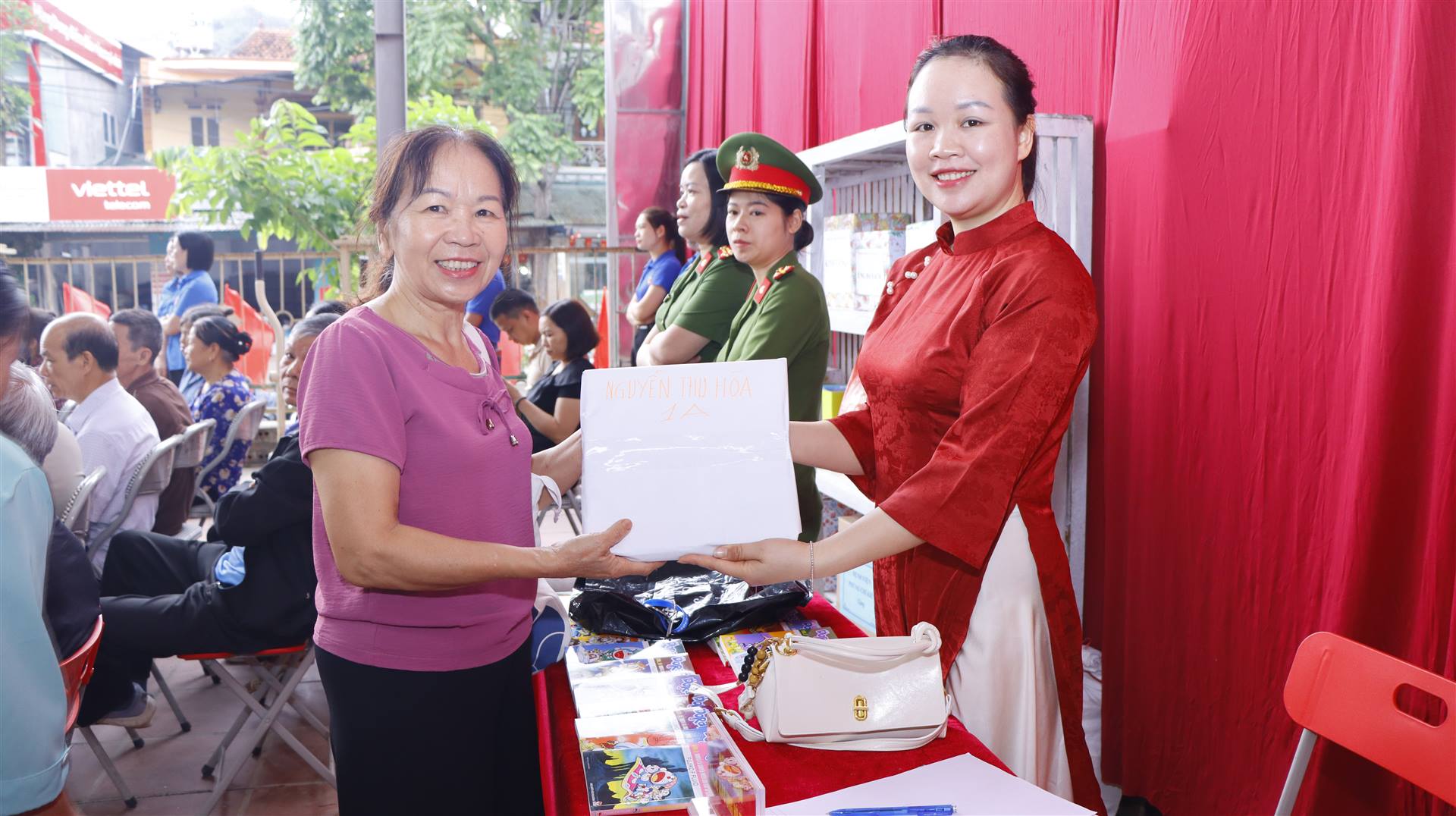 Anh-tin-bai