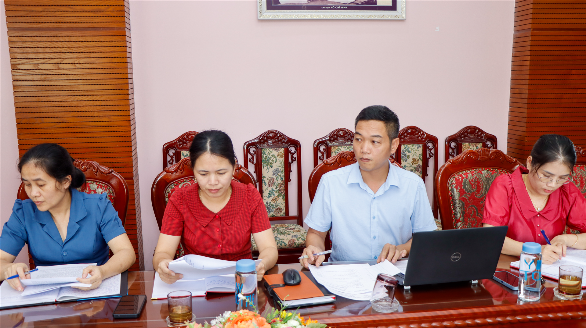 Anh-tin-bai