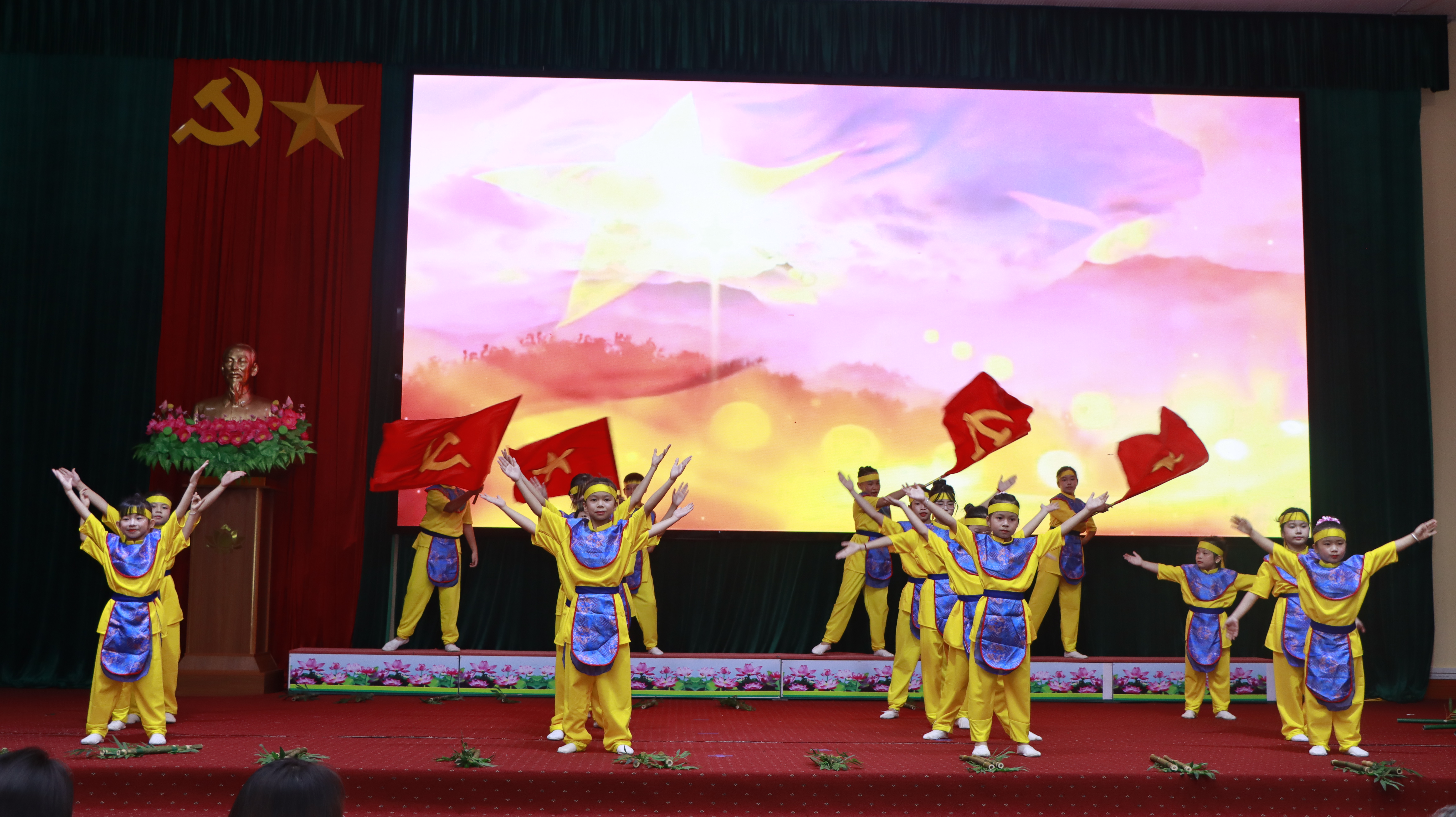 Anh-tin-bai