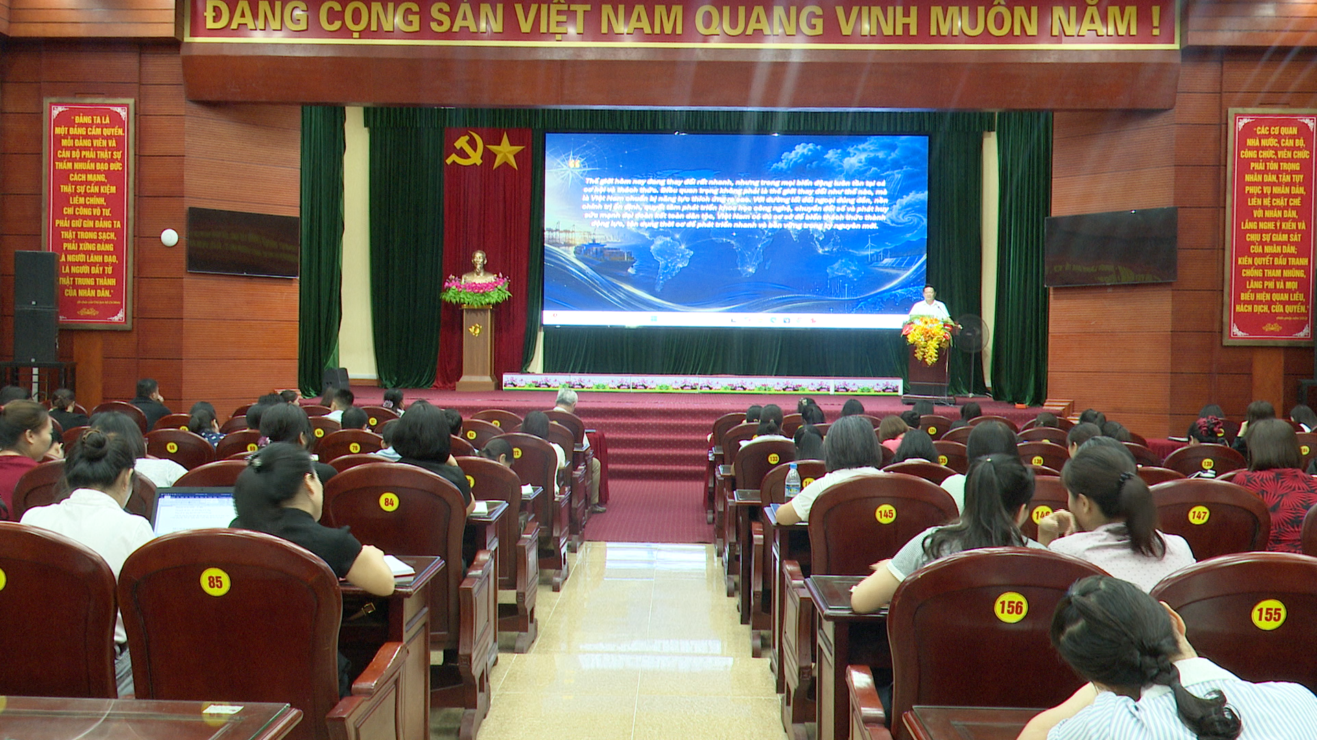 Anh-tin-bai