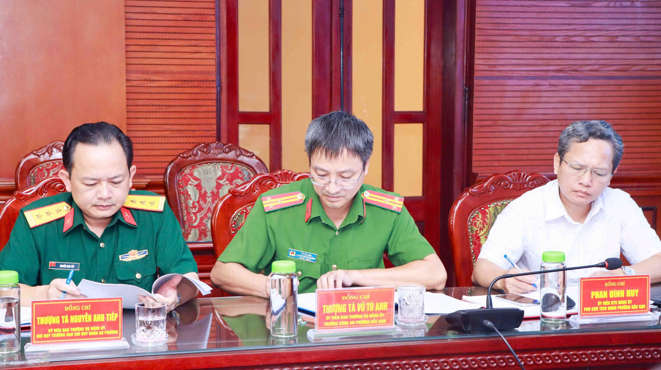 Anh-tin-bai