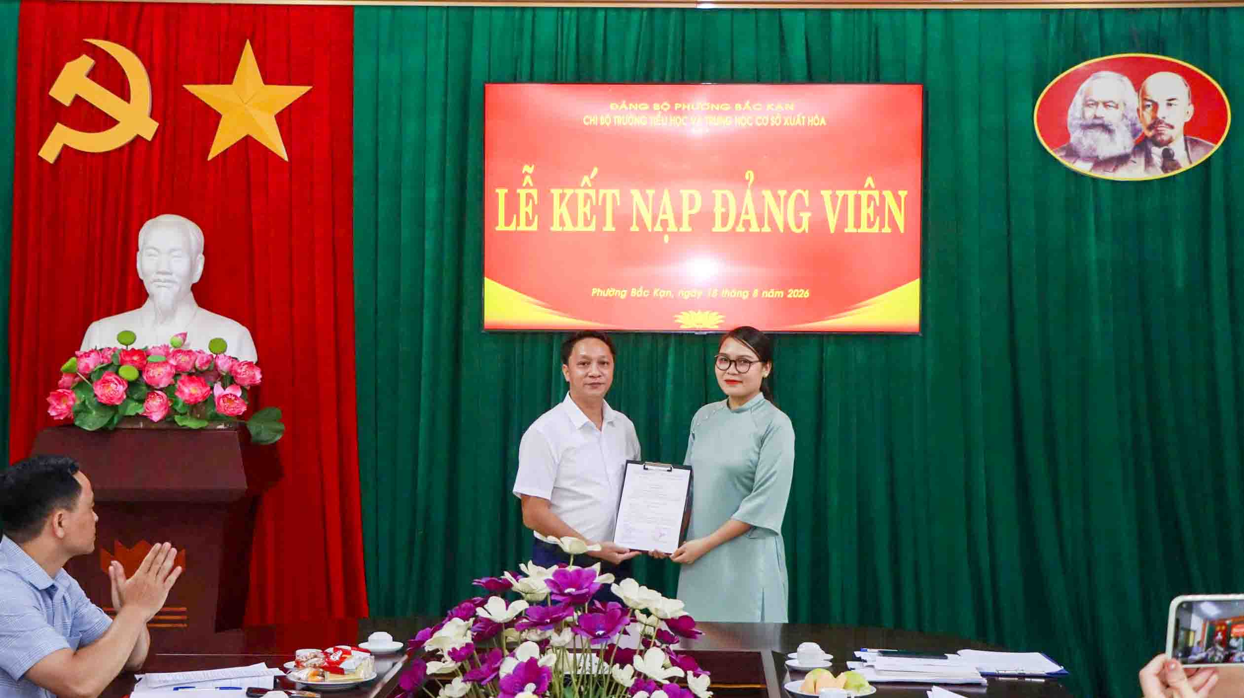 Anh-tin-bai
