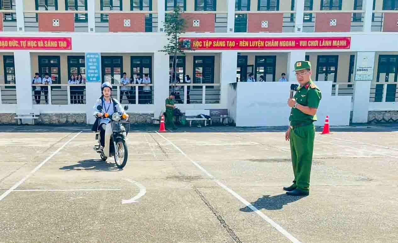 Anh-tin-bai