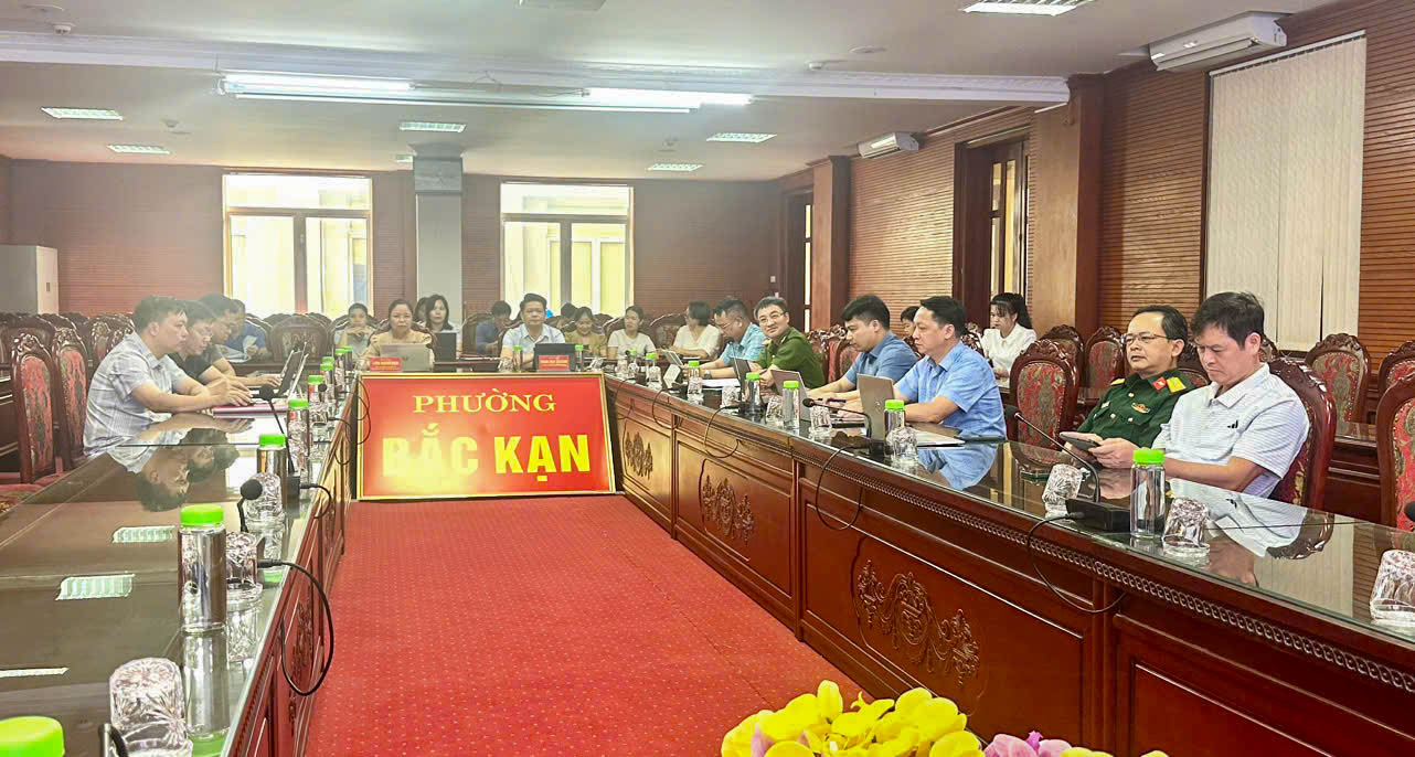 Phường Bắc Kạn tham gia lớp bồi dưỡng nâng cao năng lực, xử lý tình huống thực tiễn cho đội ngũ cán bộ cơ sở