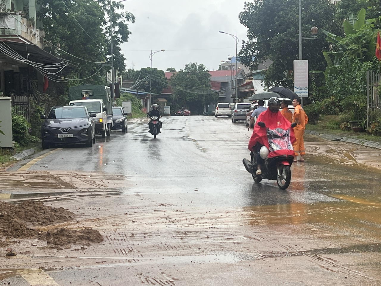 CẢNH BÁO DÔNG, LỐC, SÉT, MƯA ĐÁ VÀ MƯA LỚN CỤC BỘ TỈNH THÁI NGUYÊN
