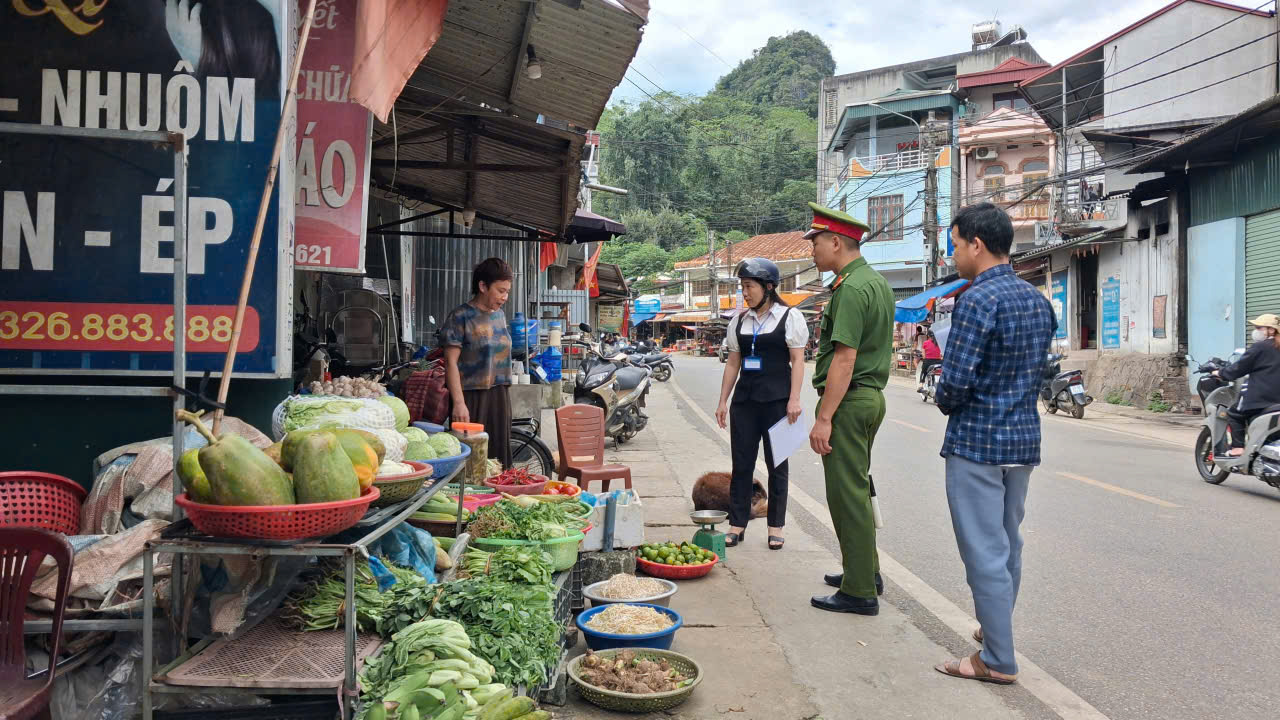 Ngân Sơn tăng cường giải tỏa hành lang an toàn giao thông