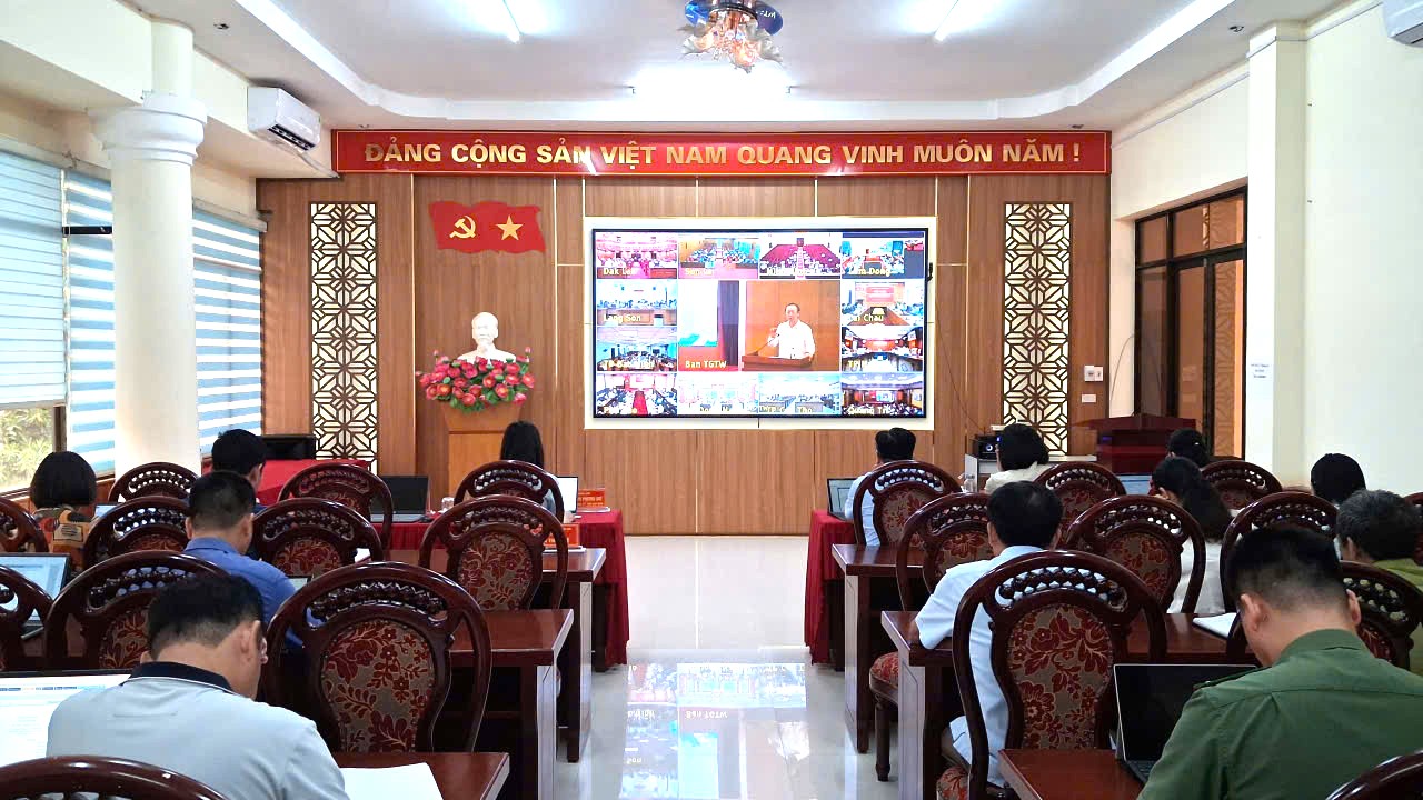 Ngân Sơn tham dự Hội nghị Báo cáo viên Trung ương tháng 10 năm 2026