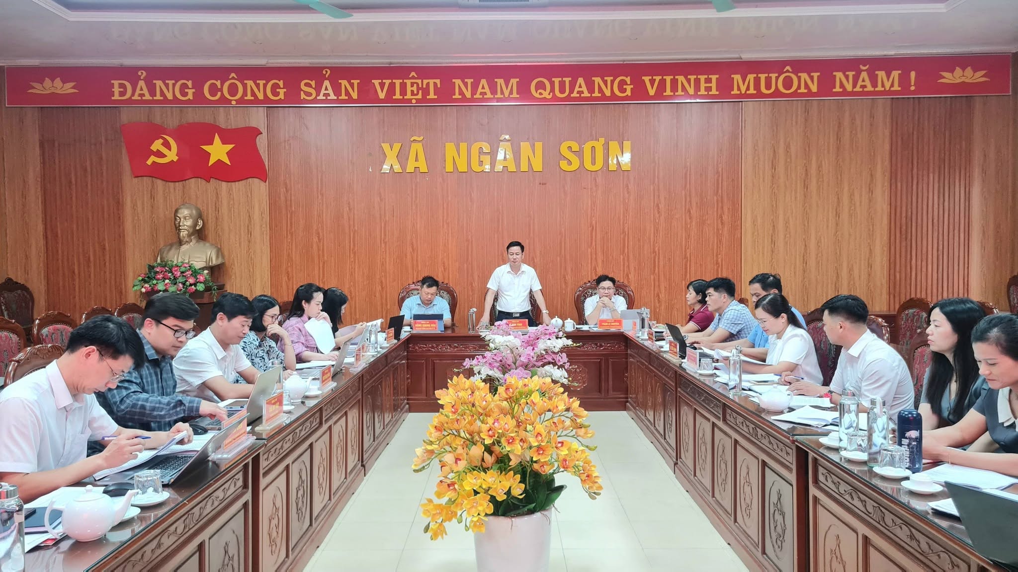 Đoàn công tác Ban Tuyên giáo và Dân vận Tỉnh ủy kiểm tra công tác tuyên giáo, dân vận tại xã Ngân Sơn