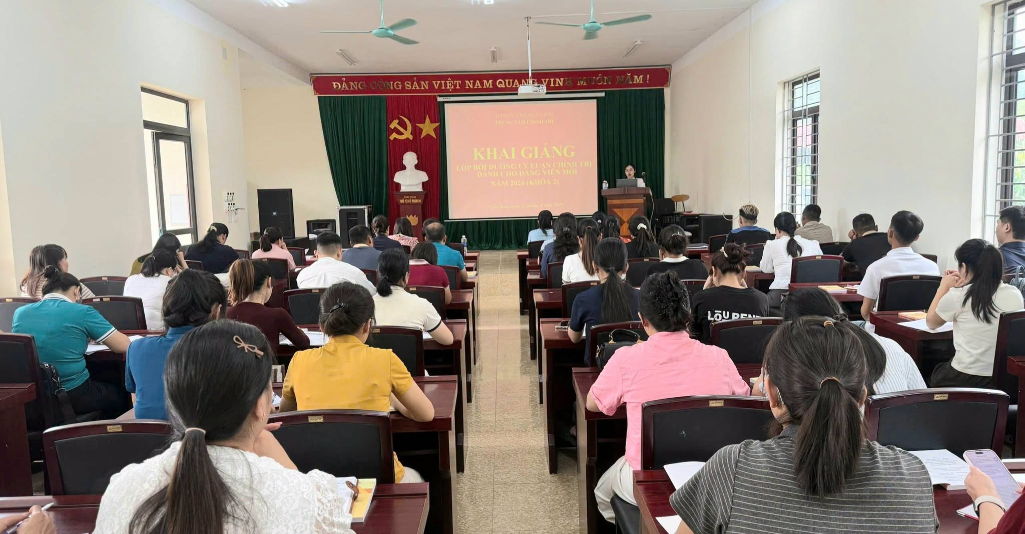 Ngân Sơn khai giảng lớp bồi dưỡng lý luận chính trị dành cho đảng viên mới năm 2026 (Khóa 2)