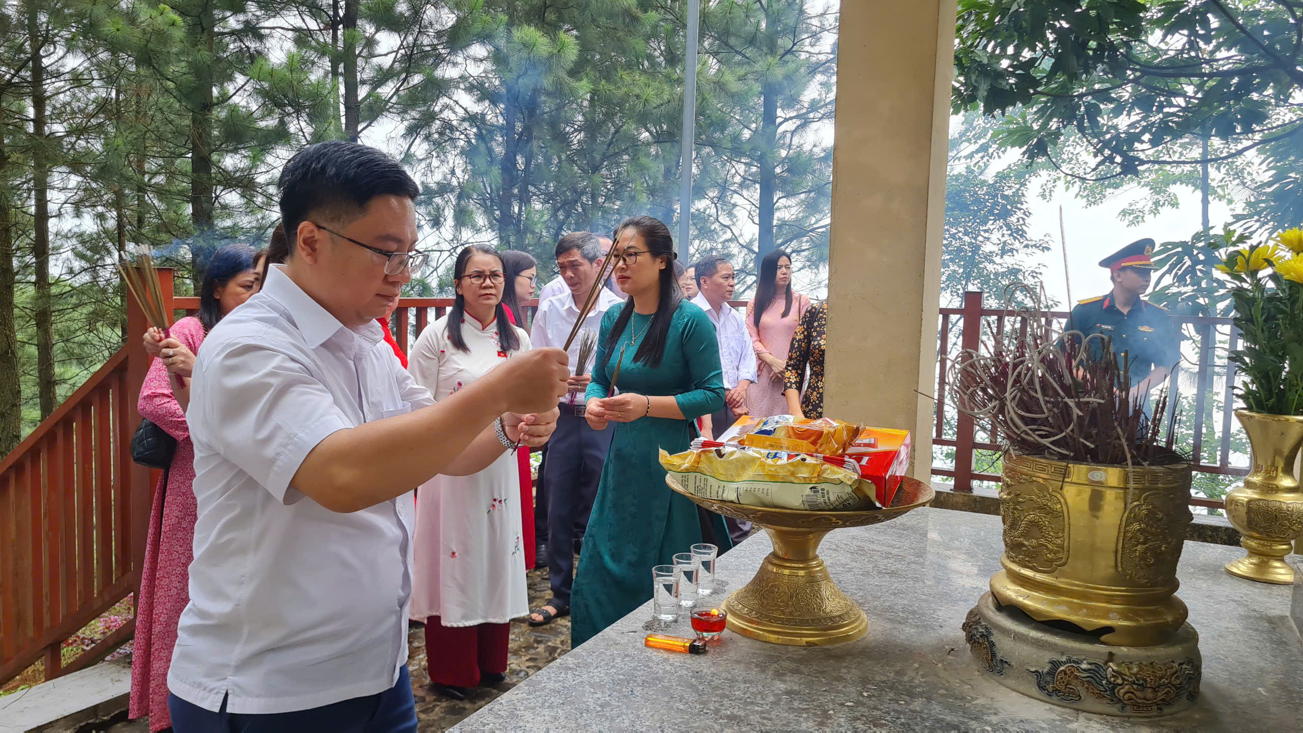 Anh-tin-bai