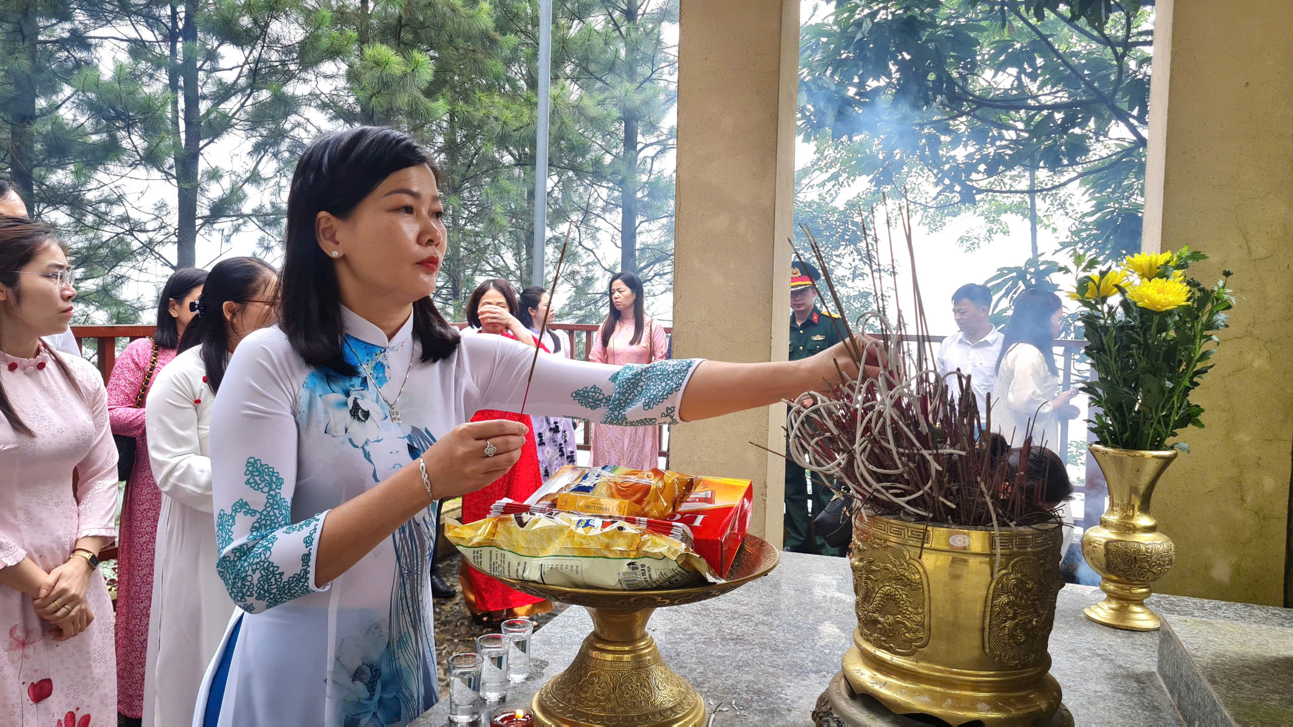 Anh-tin-bai