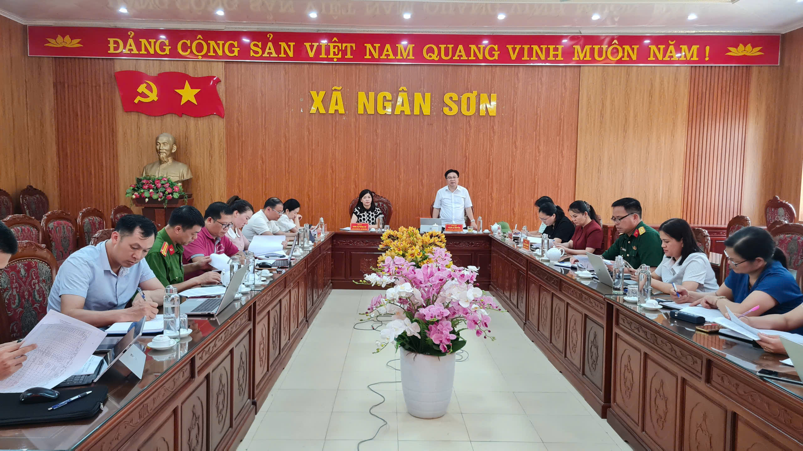 Anh-tin-bai