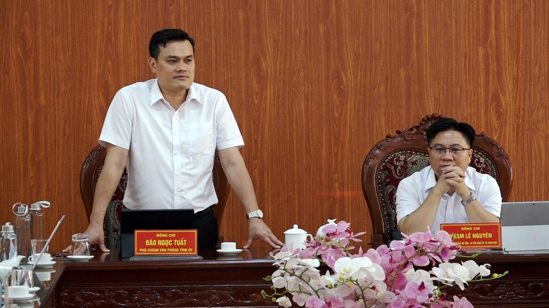 Anh-tin-bai