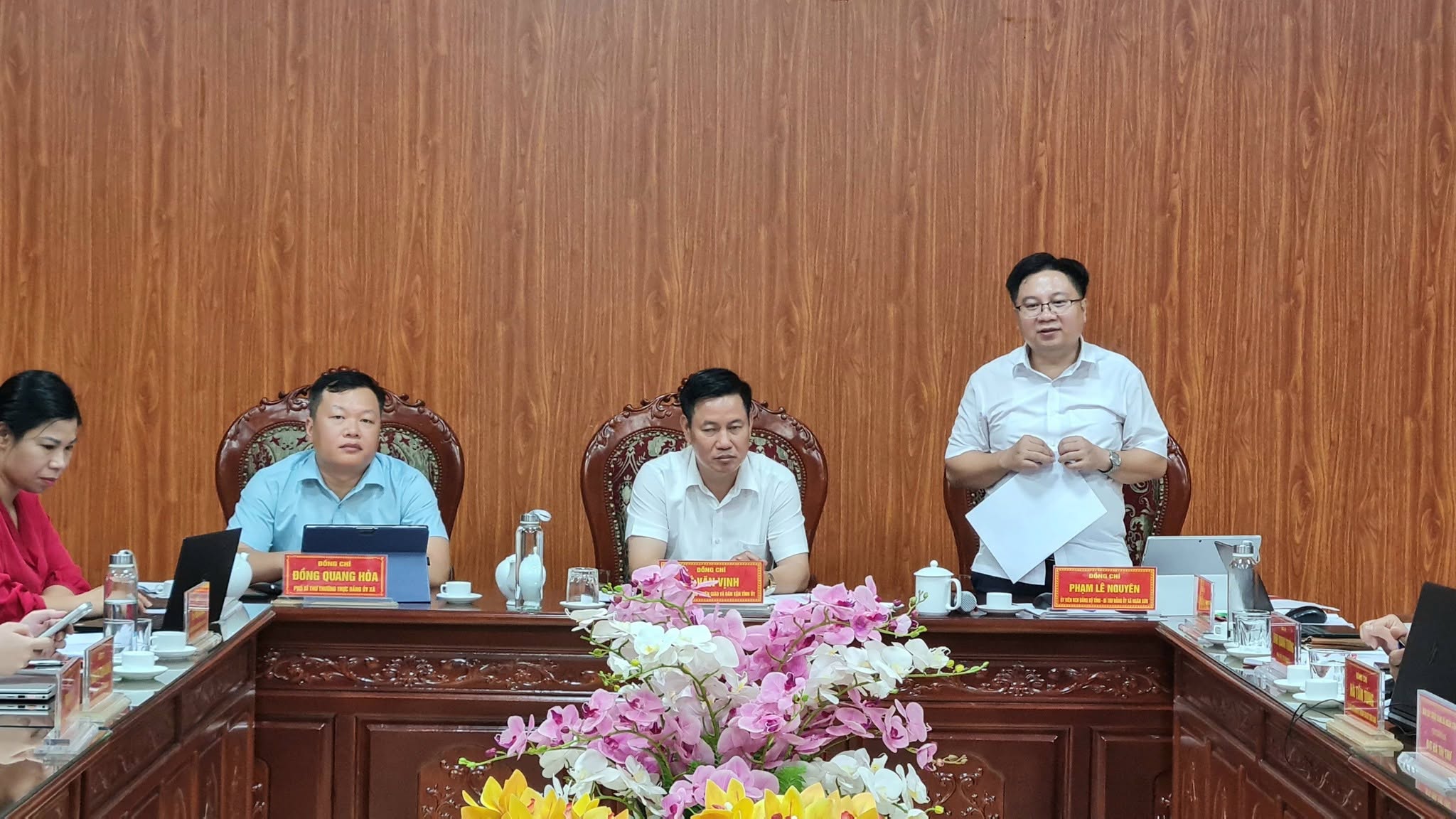 Anh-tin-bai