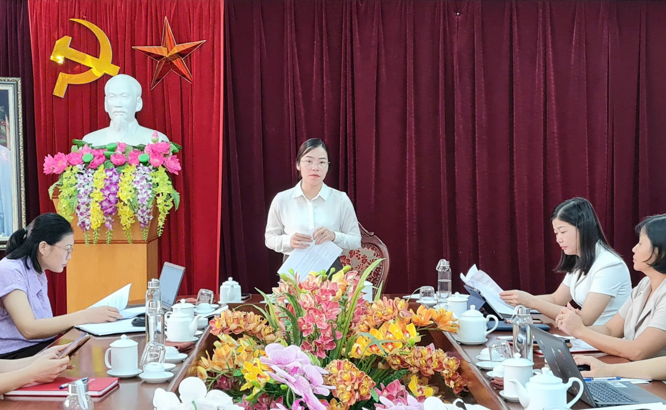 Anh-tin-bai