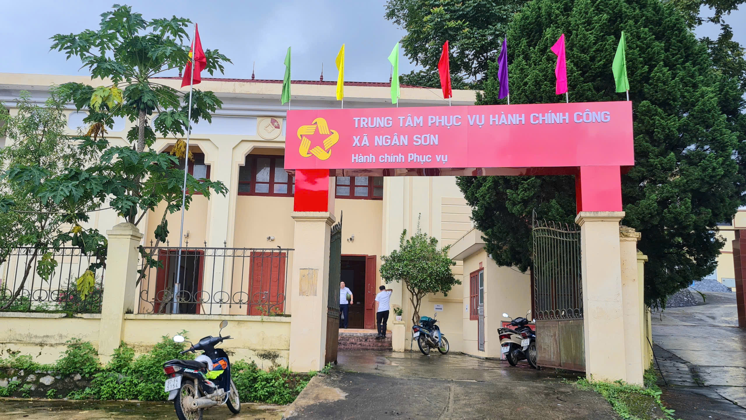 Anh-tin-bai