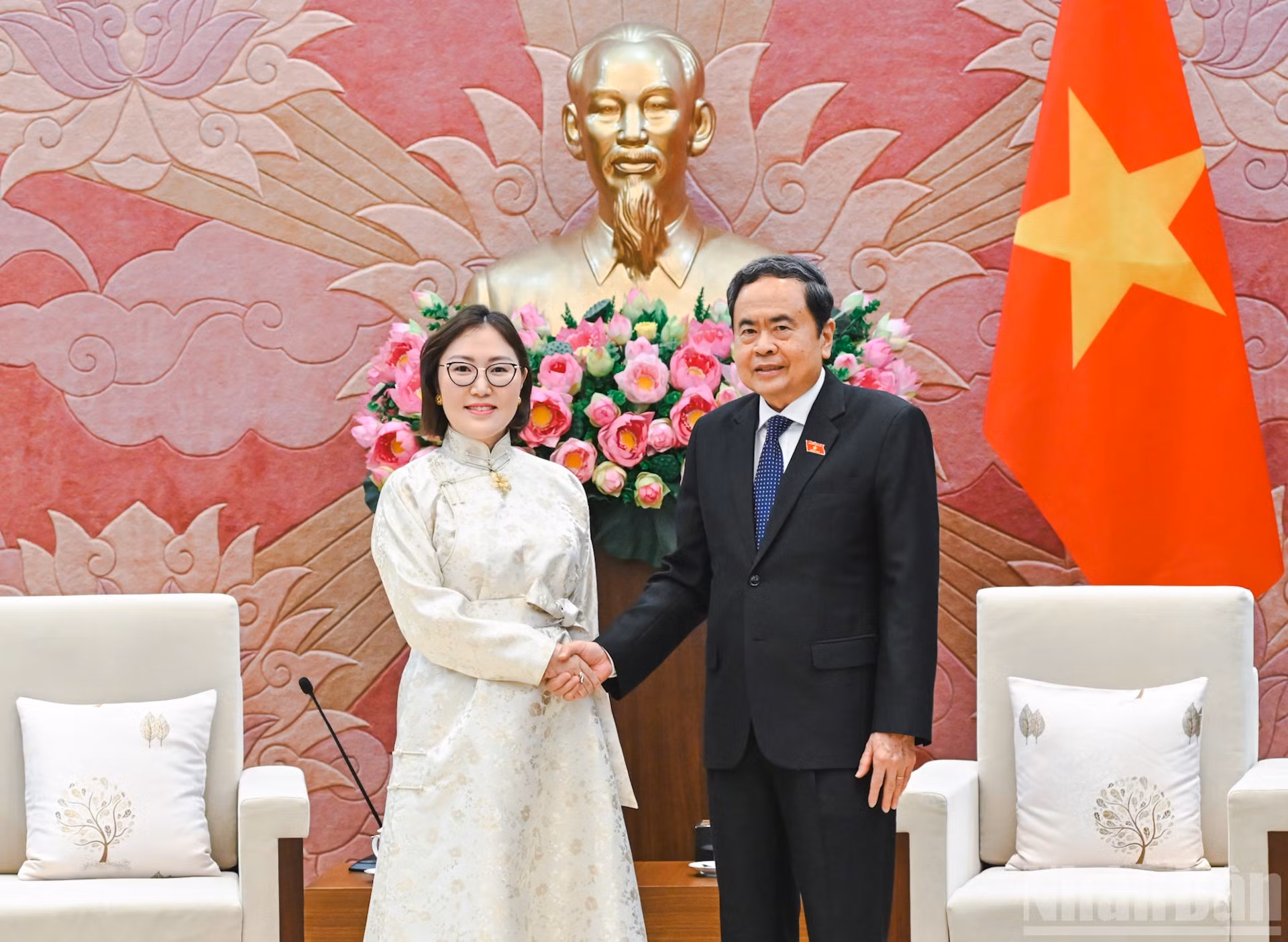 Anh-tin-bai