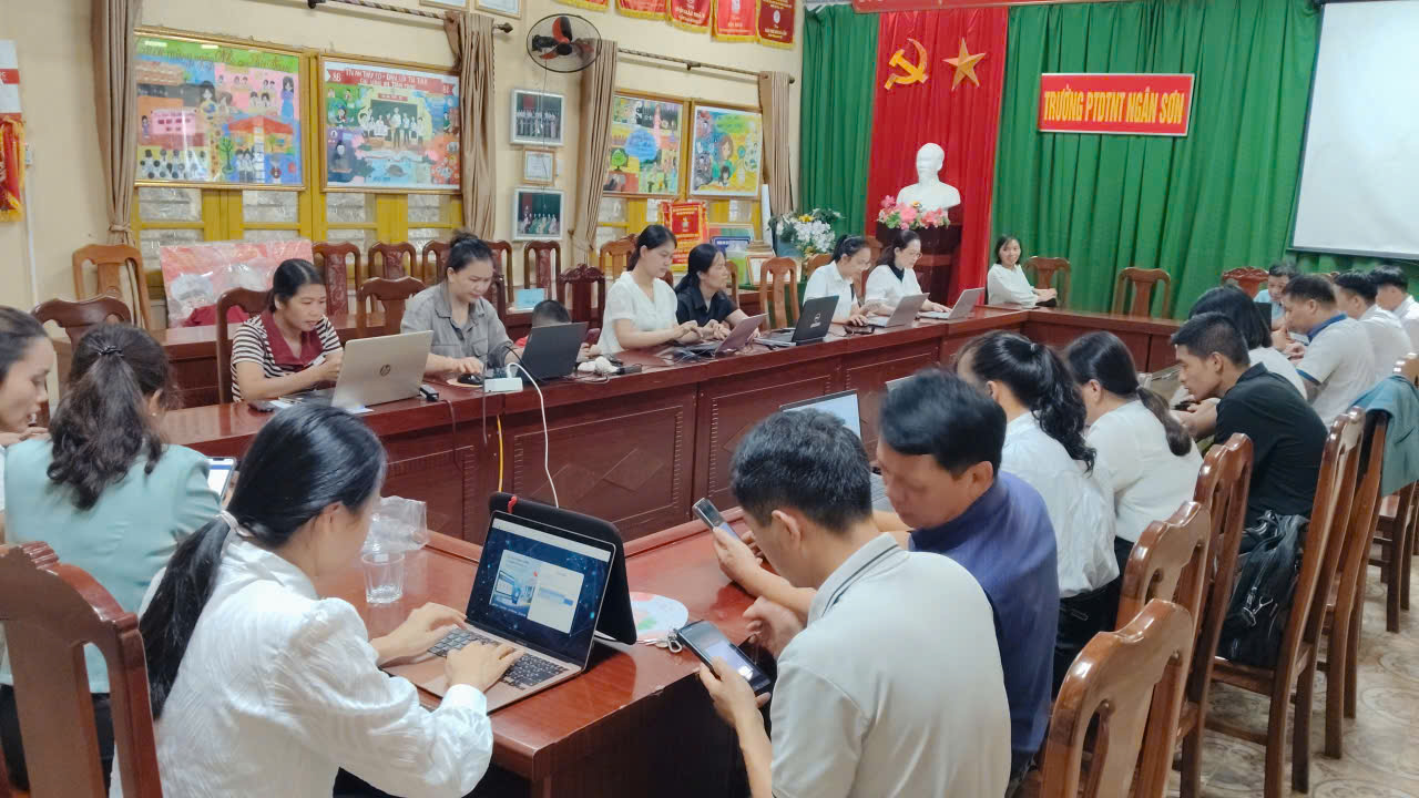 Anh-tin-bai