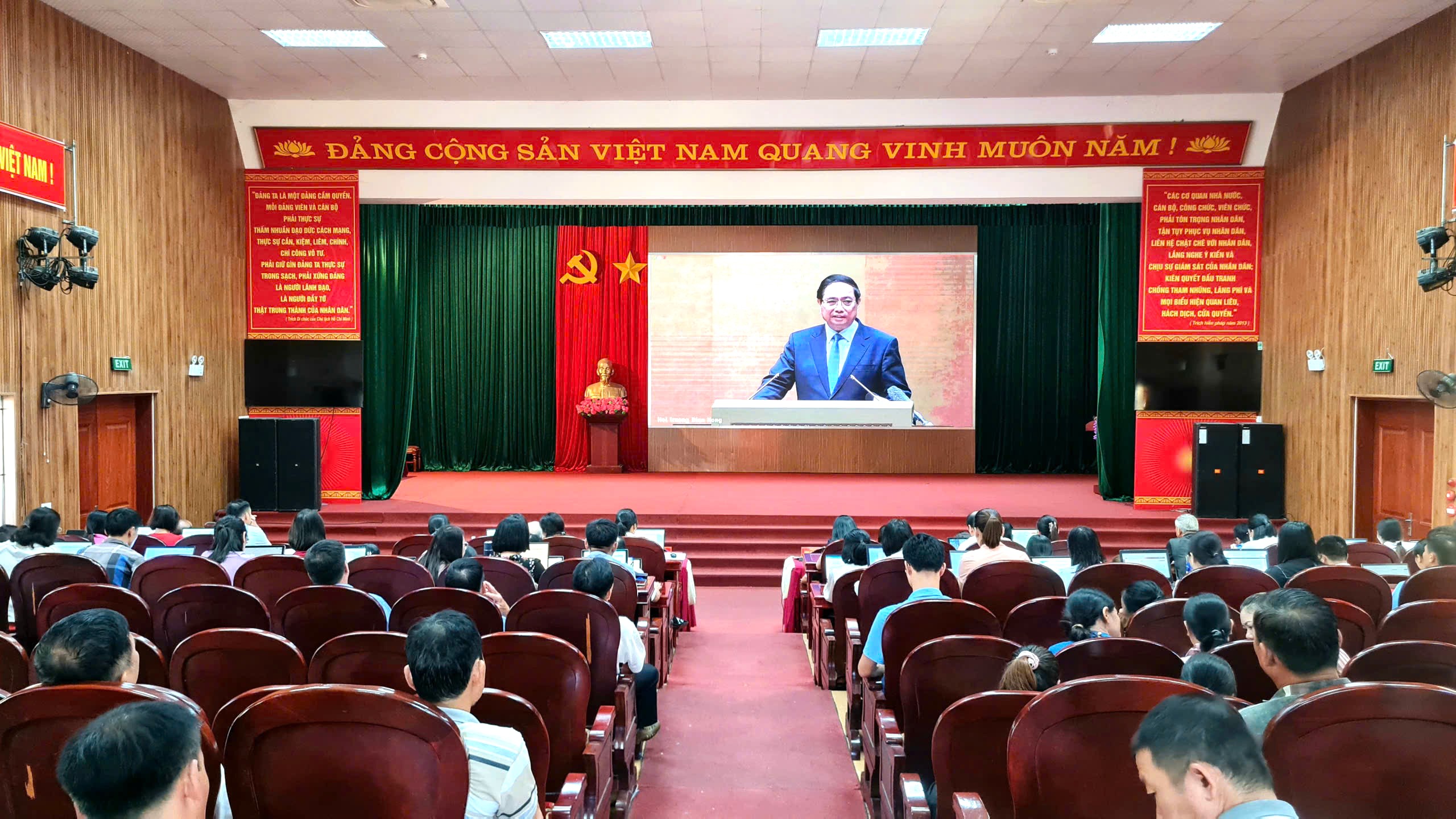 Hội nghị toàn quốc quán triệt, triển khai thực hiện 4 Nghị quyết của Bộ Chính trị