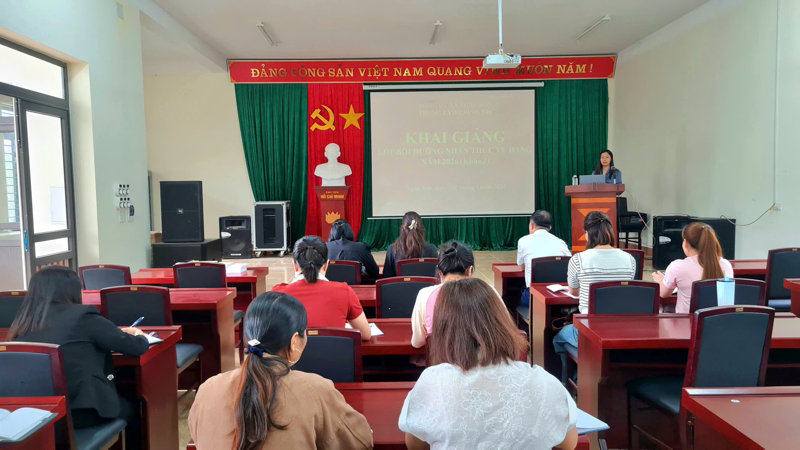 Ngân Sơn mở lớp Bồi dưỡng nhận thức về Đảng cho đối tượng kết nạp năm 2026 (khóa 3)