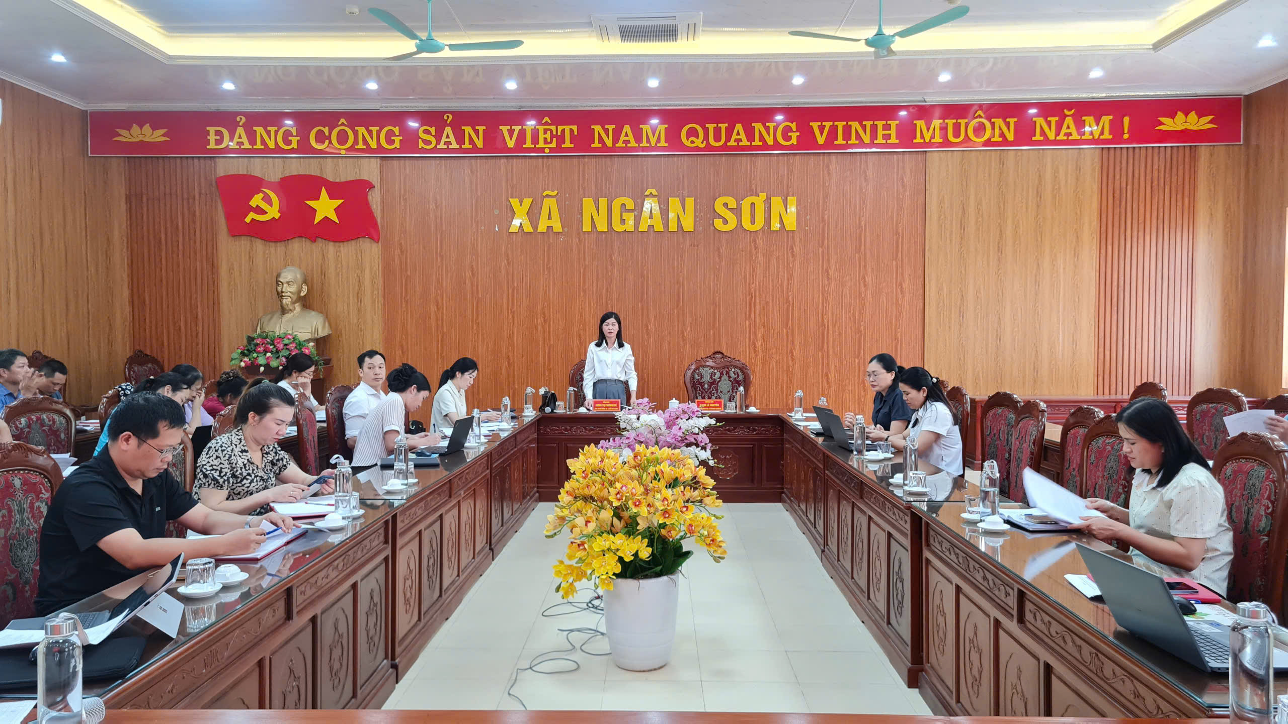 Ngân Sơn: Họp xem xét dự thảo Đề án sắp xếp, sáp nhập thôn trên địa bàn xã