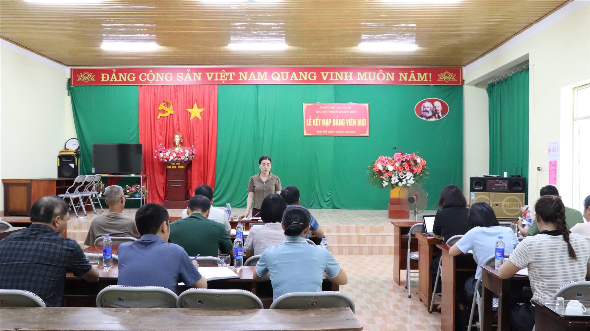 Kiểm tra, đánh giá thực trạng xây dựng nông thôn mới tại các thôn trên địa bàn xã Na Rì