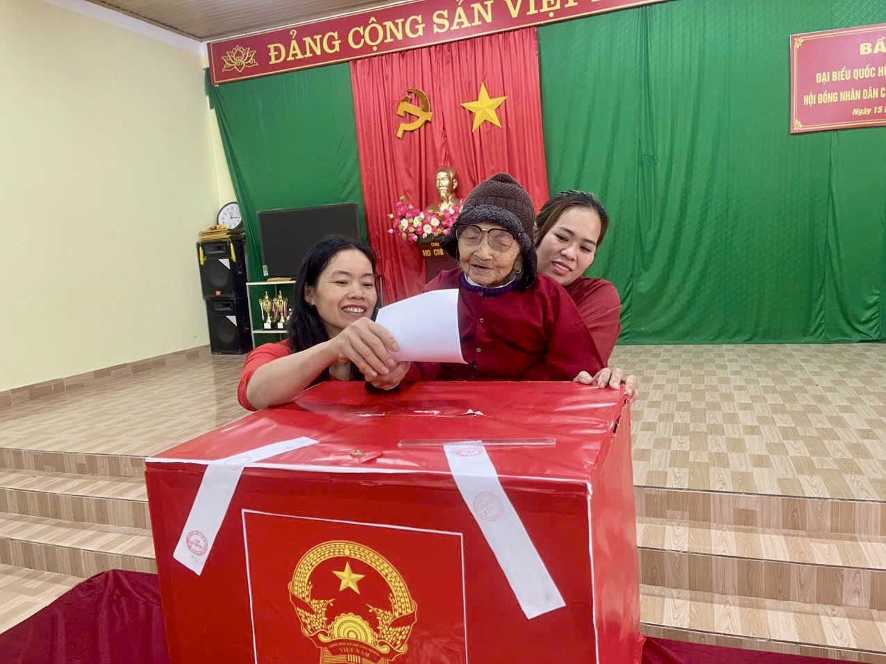 Na Rì rộn ràng Ngày hội non sông 