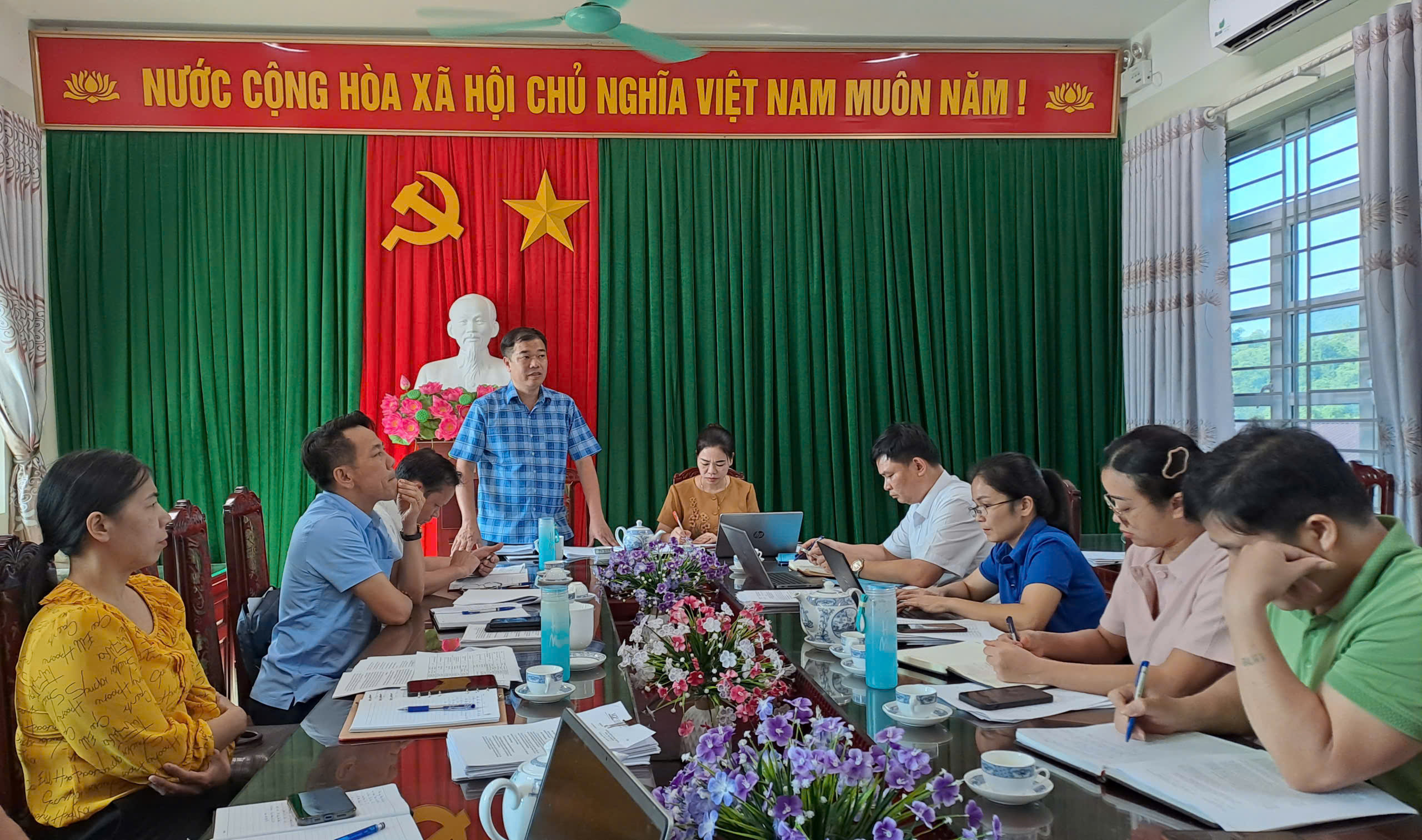 Anh-tin-bai