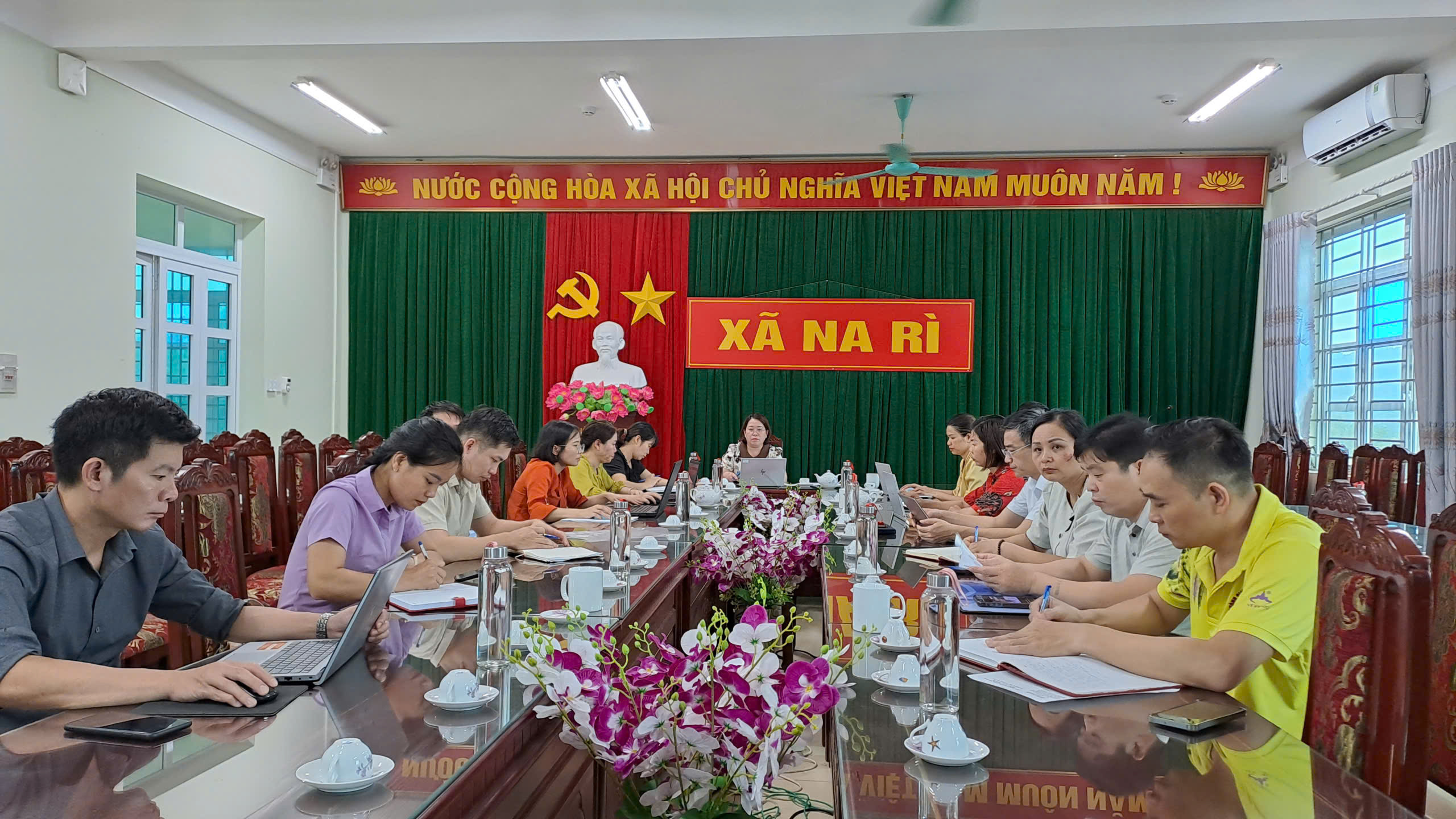Xã Na Rì tham dự Hội nghị trực tuyến  trao đổi về hướng dẫn triển khai các công việc liên quan đến lĩnh vực tài chính - ngân sách khi tổ chức chính quyền địa phương 02 cấp đối với cấp xã