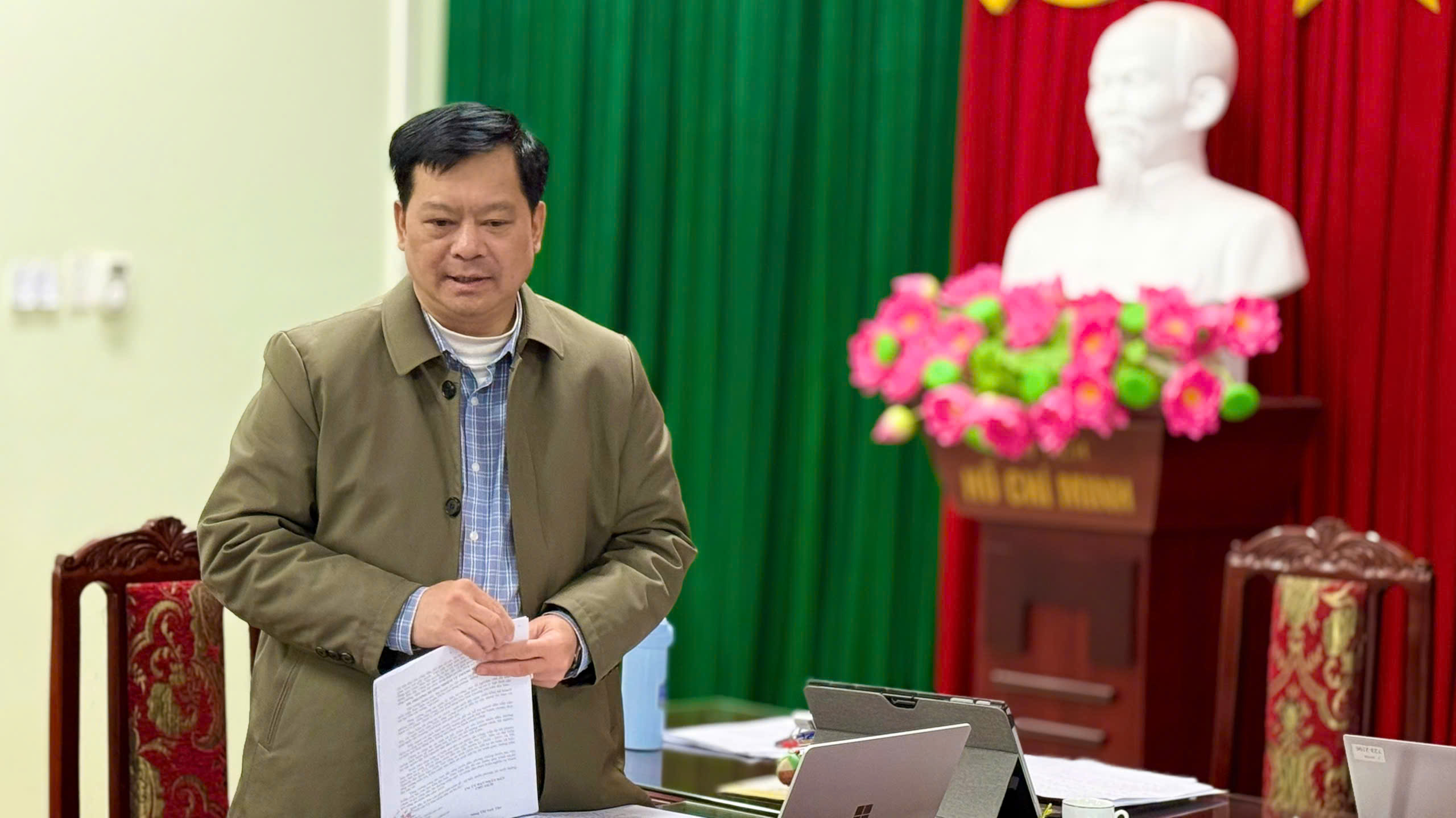Anh-tin-bai