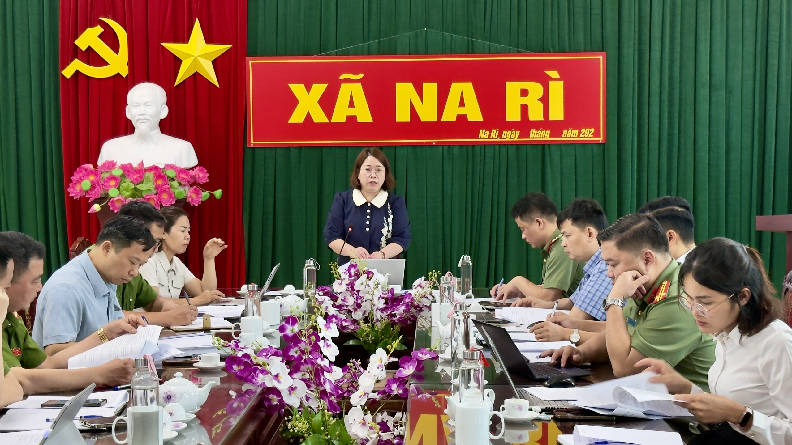 Anh-tin-bai