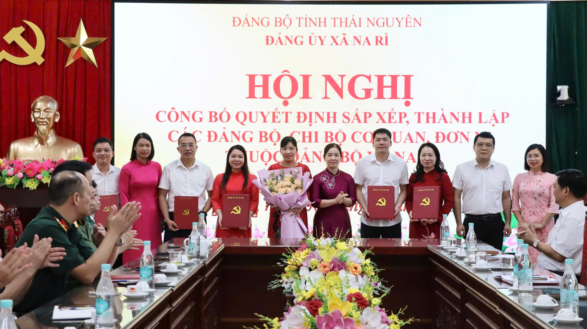 Anh-tin-bai