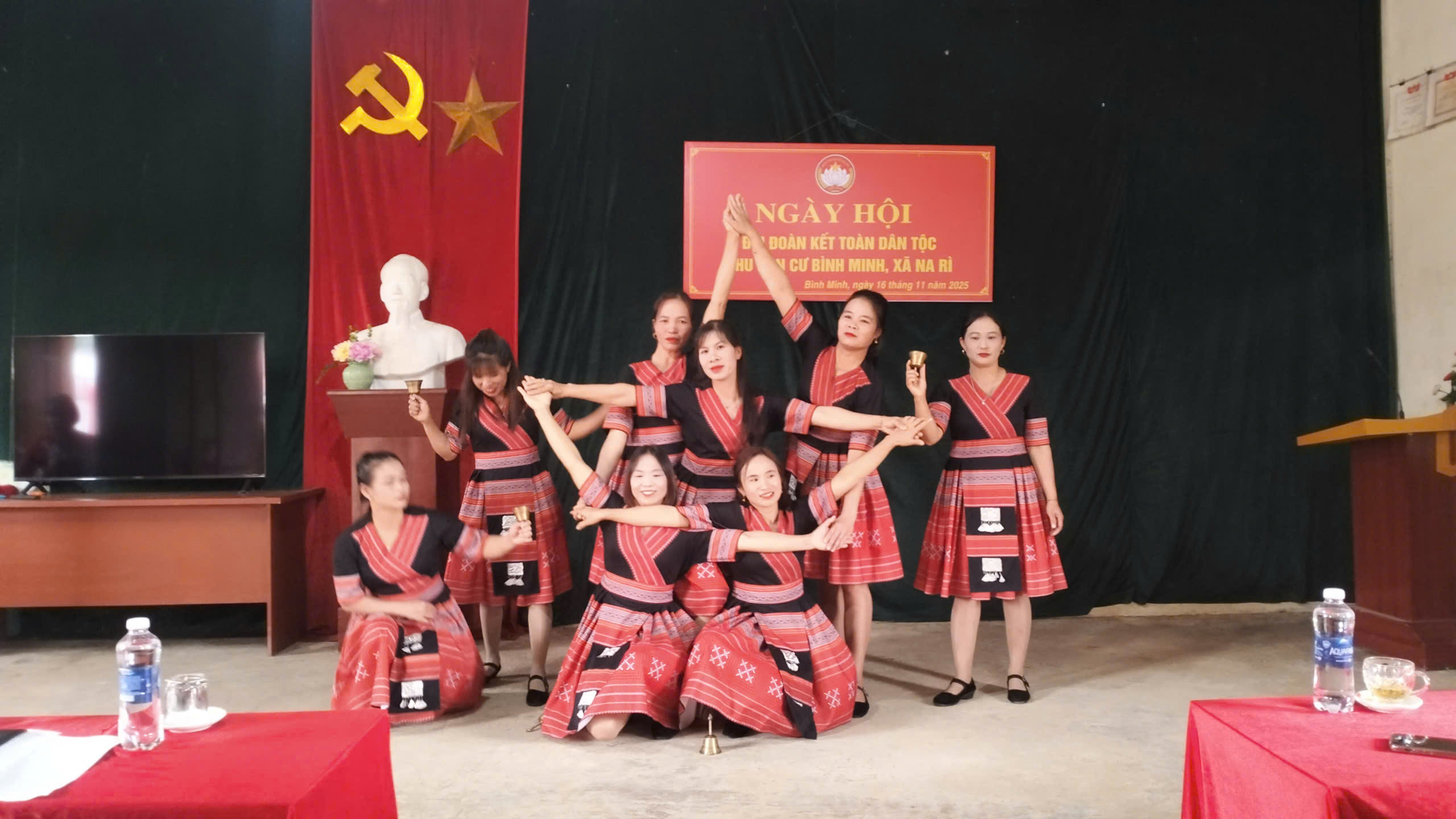 Anh-tin-bai