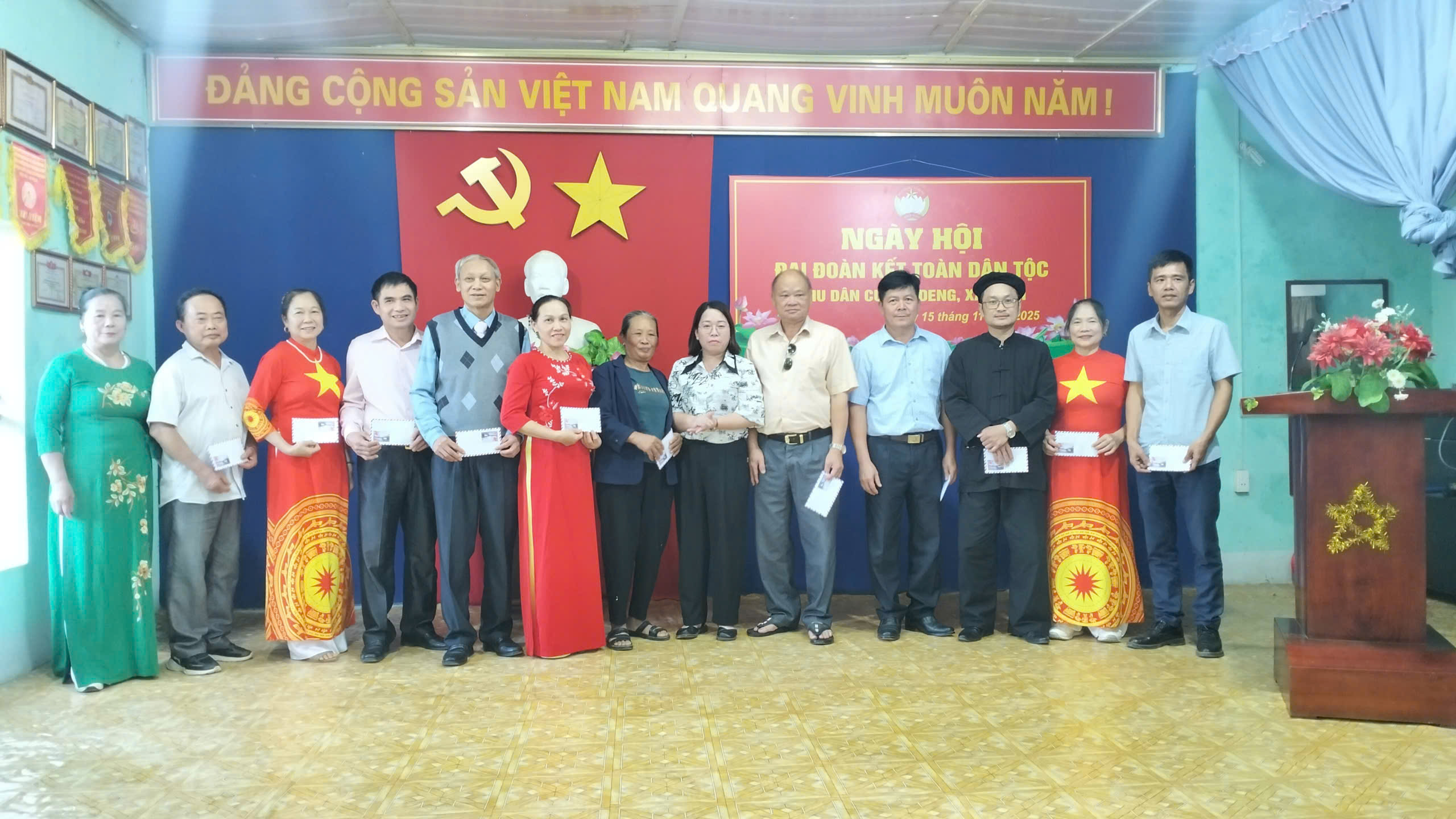Anh-tin-bai