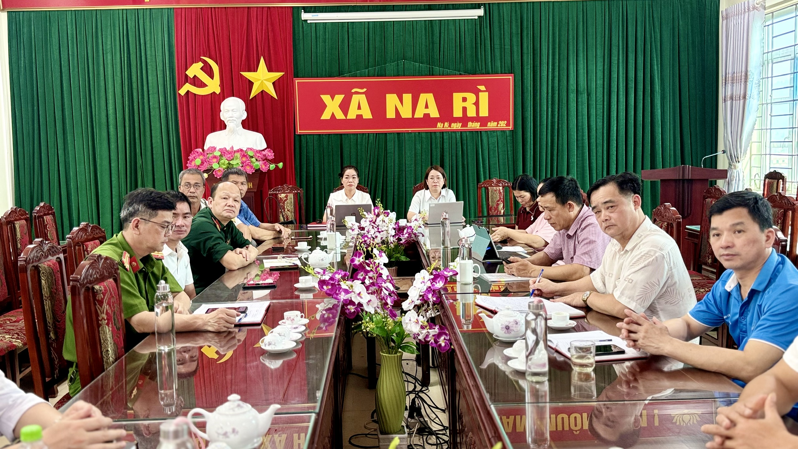 Na Rì tham dự Hội nghị toàn quốc tổng kết công tác bầu cử đại biểu Quốc hội và Hội đồng nhân dân các cấp 