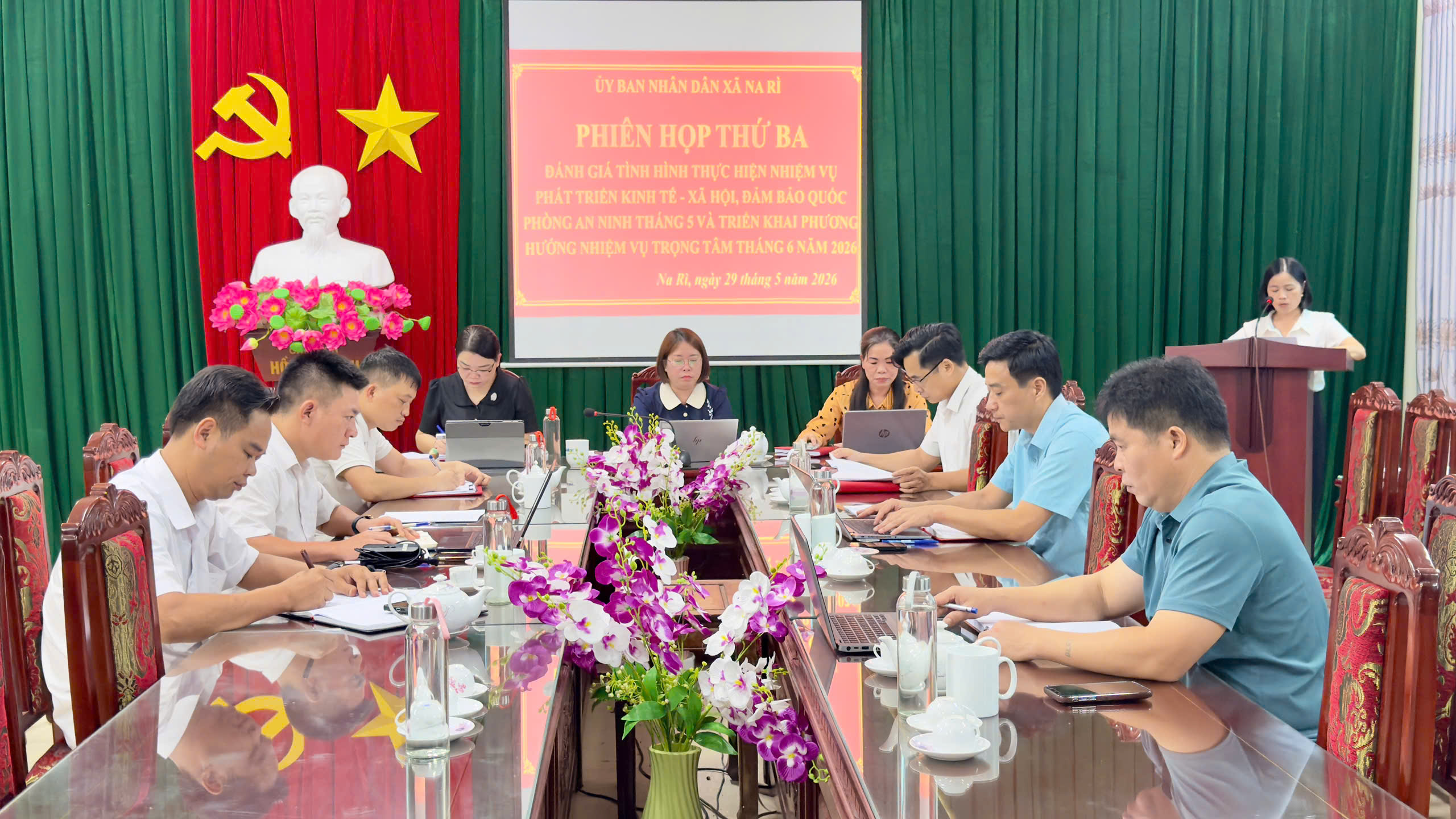 UBND xã Na Rì tổ chức Phiên họp thứ Ba triển khai nhiệm vụ tháng 6 năm 2026