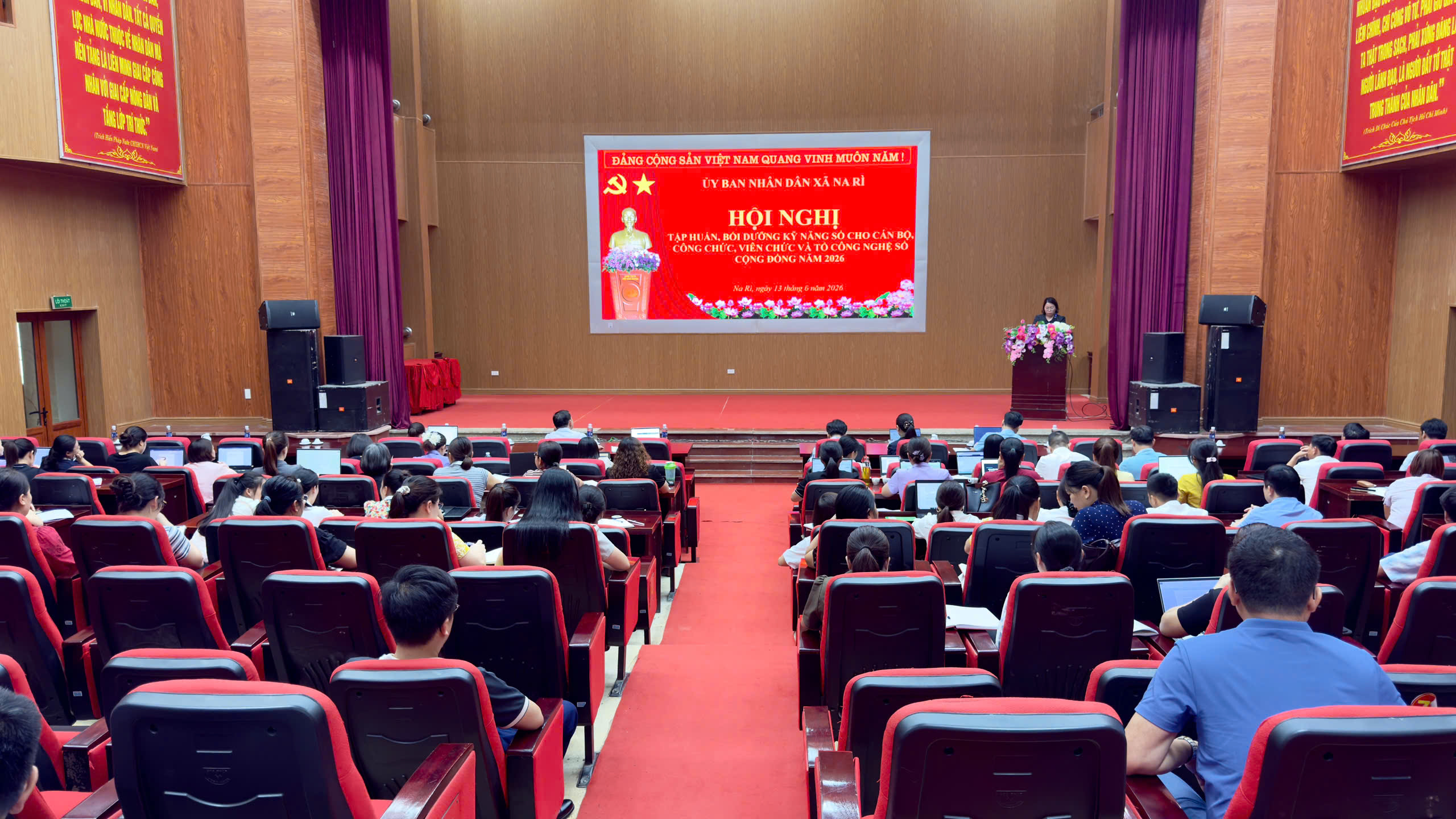 XÃ NA RÌ TỔ CHỨC TẬP HUẤN, BỒI DƯỠNG KỸ NĂNG SỐ NĂM 2026