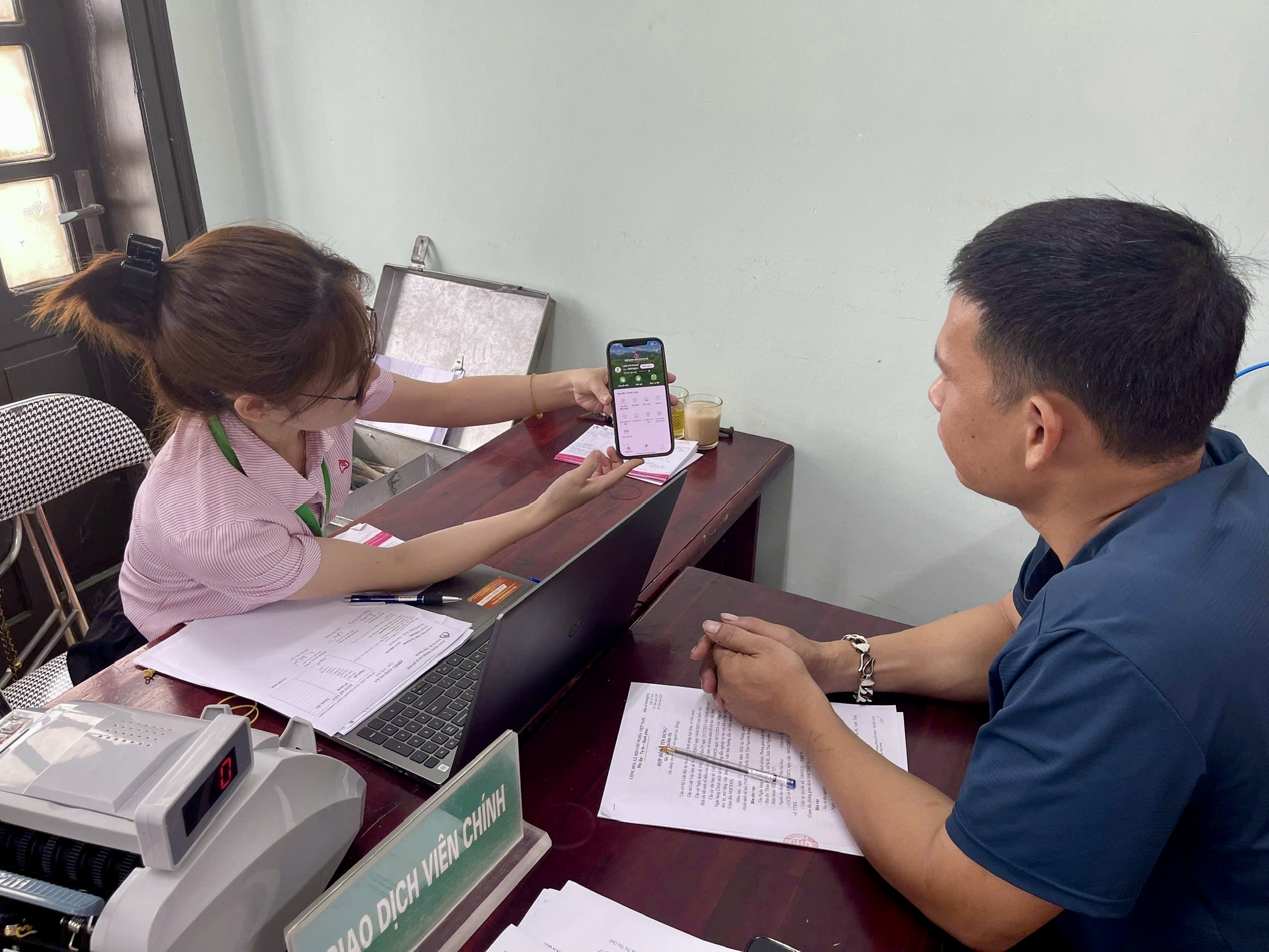 ĐẨY MẠNH GIẢI NGÂN VỐN TÍN DỤNG CHÍNH SÁCH QUA TÀI KHOẢN MOBILE BANKING