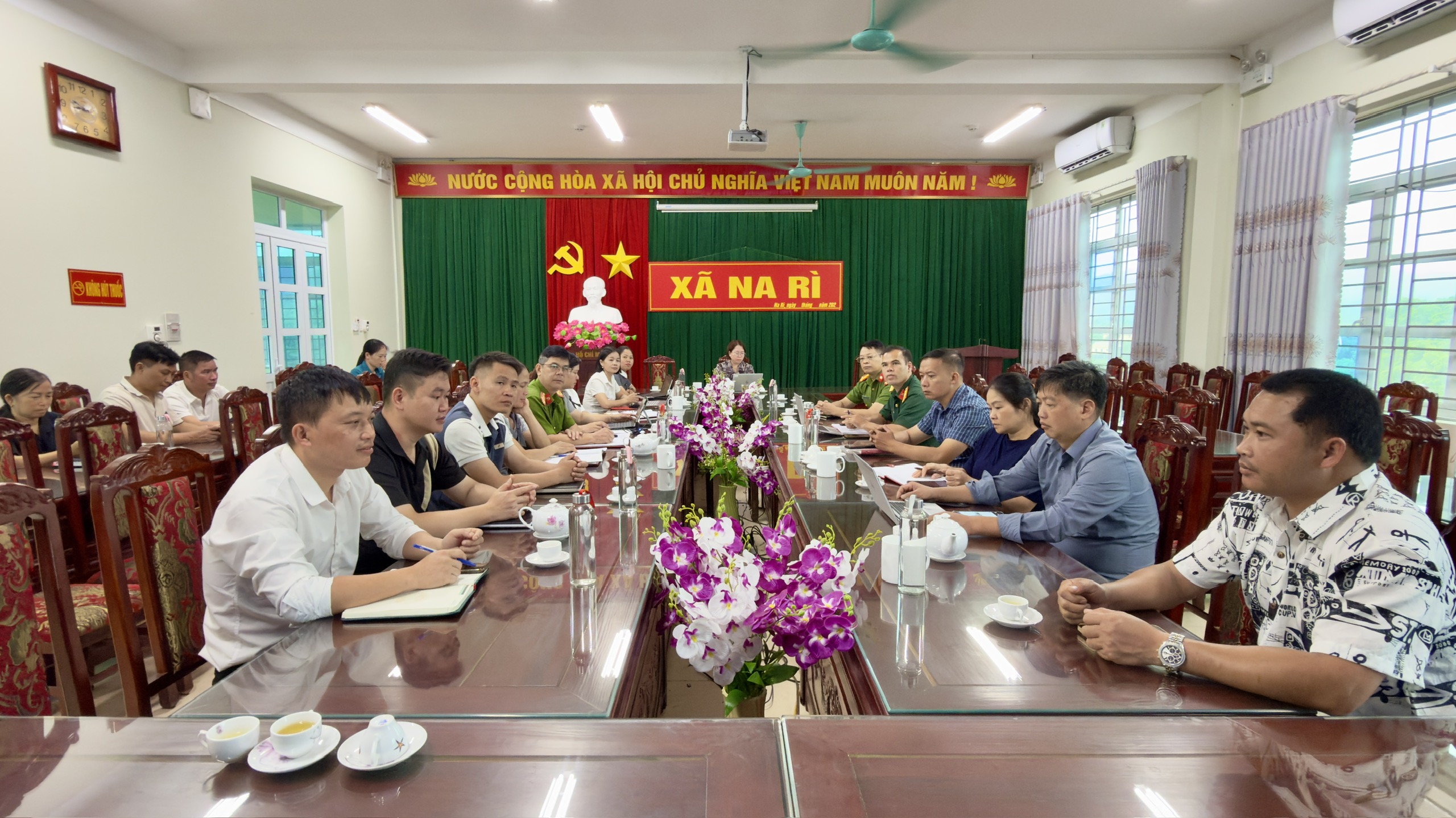 XÃ NA RÌ THAM GIA HỘI NGHỊ BỒI DƯỠNG KIẾN THỨC PHÁP LUẬT VÀ TẬP HUẤN NGHIỆP VỤ CHO ĐỘI NGŨ TUYÊN TRUYỀN VIÊN PHÁP LUẬT
