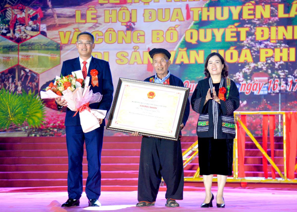 Lễ hội nhảy lửa của người Pà Thẻn và công bố danh mục nghệ thuật trình diễn dân gian hát Páo dung của người Dao