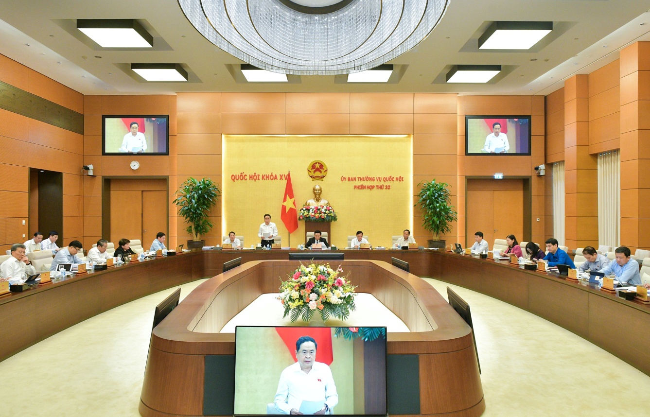 https://quochoi.vn/content/tintuc/NewsMedia2020/hothihuong/160420240345-z5353569533015_3312fc0bd1970cccf0fdaeda4c2a2397.jpg