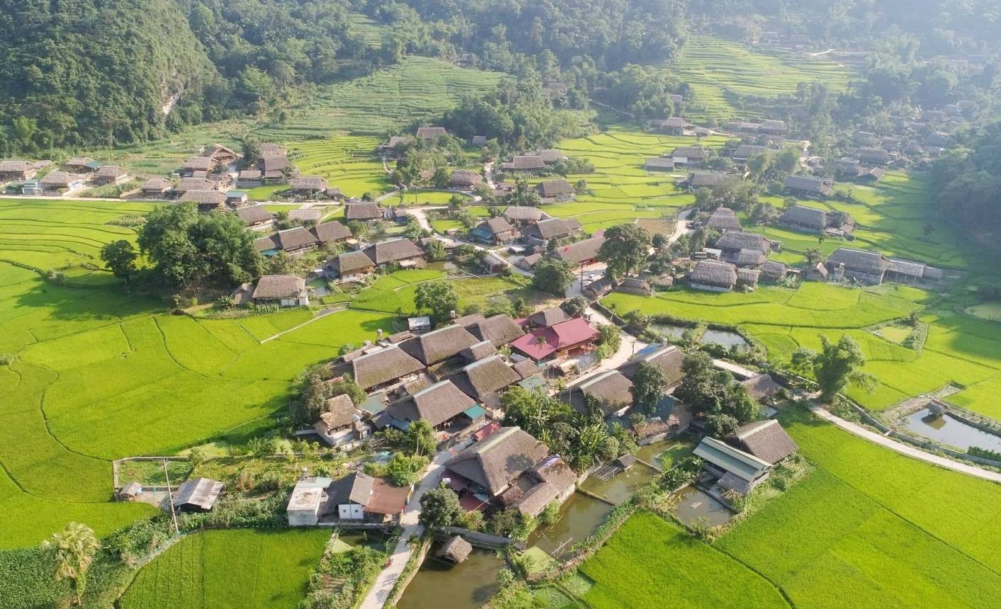 Cụm Homestay thôn Tha, xã Phương Độ, thành phố Hà Giang vinh dự là một trong 05 đơn vị đại diện cho Việt Nam nhận giải thưởng Homestay ASEAN 2025