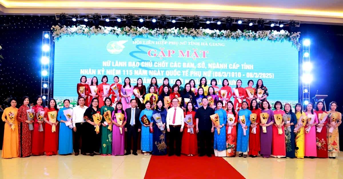 Phụ nữ Hà Giang tích cực thi đua lao động sản xuất, phát triển toàn diện